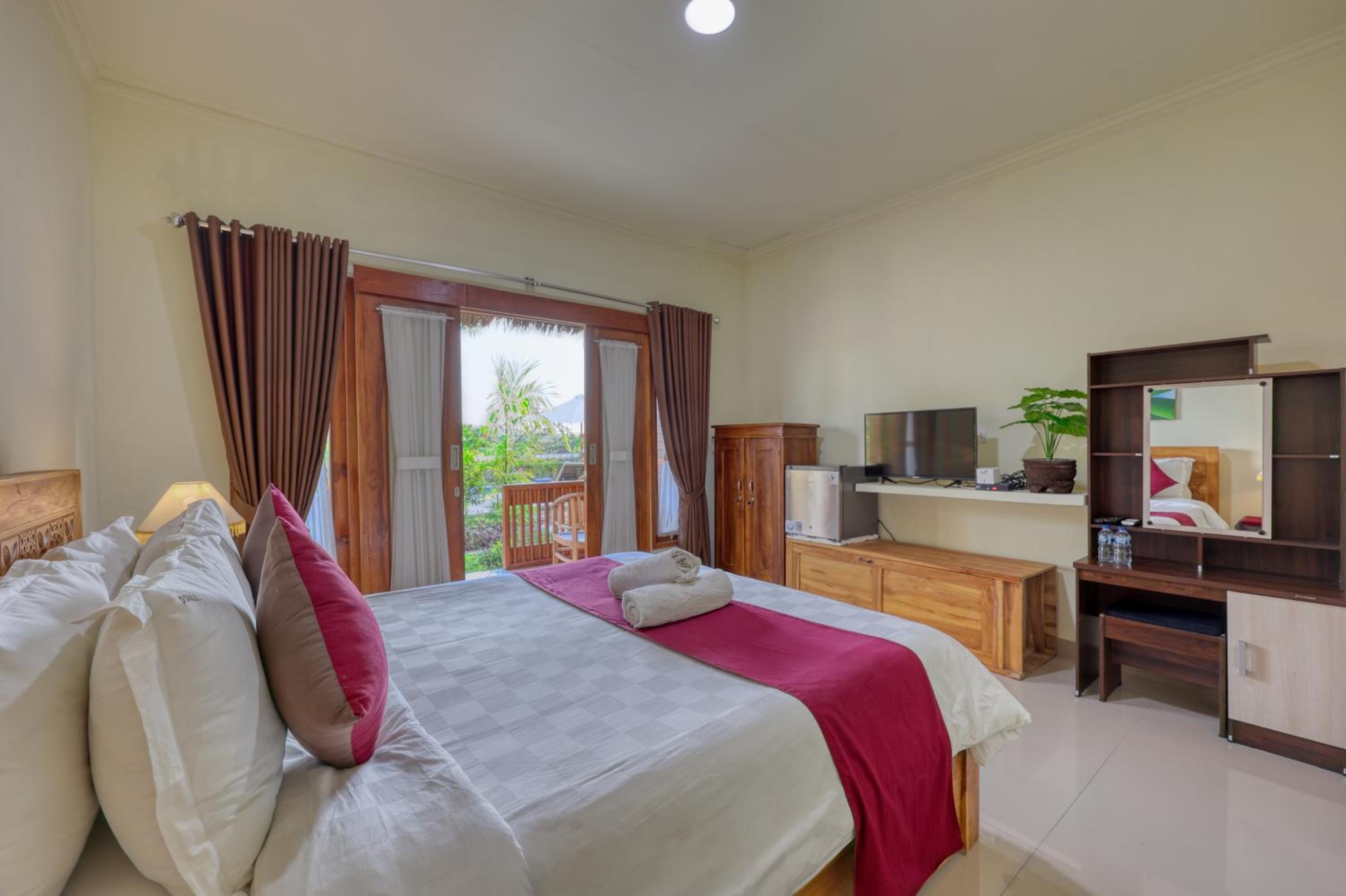 Deluxe Double Room - Photo 9