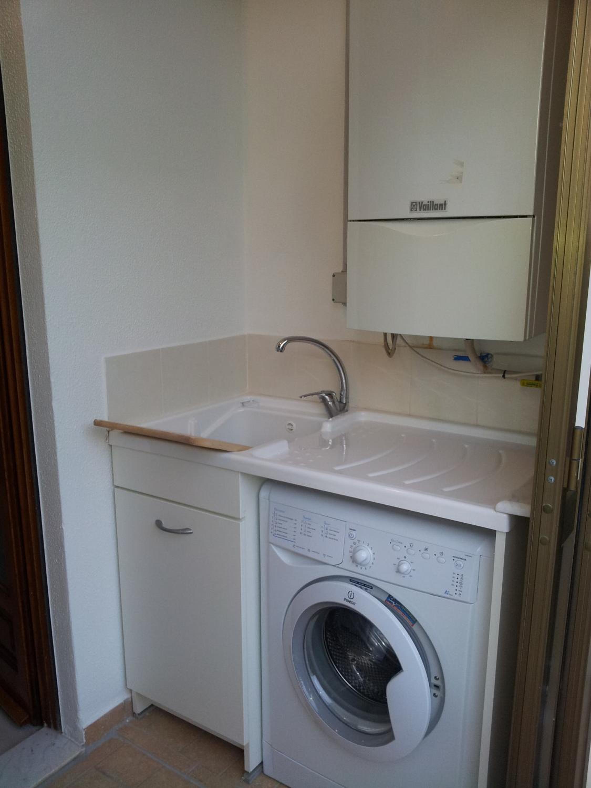 Two-Bedroom Apartment with Balcony - Photo 25