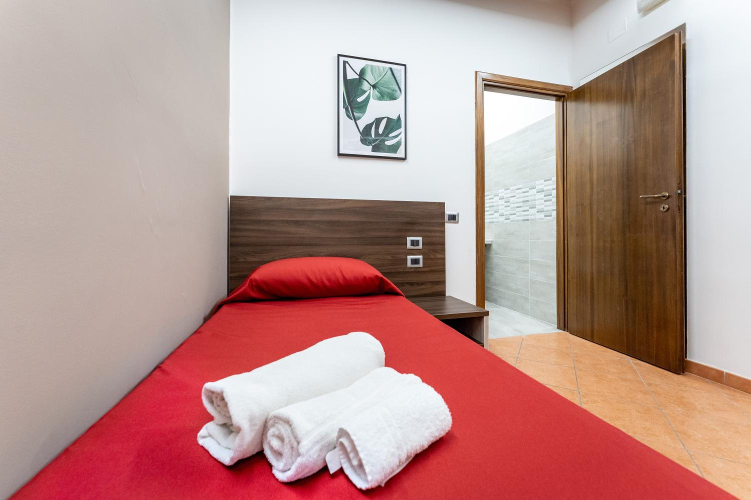 Quadruple Room - Photo 3