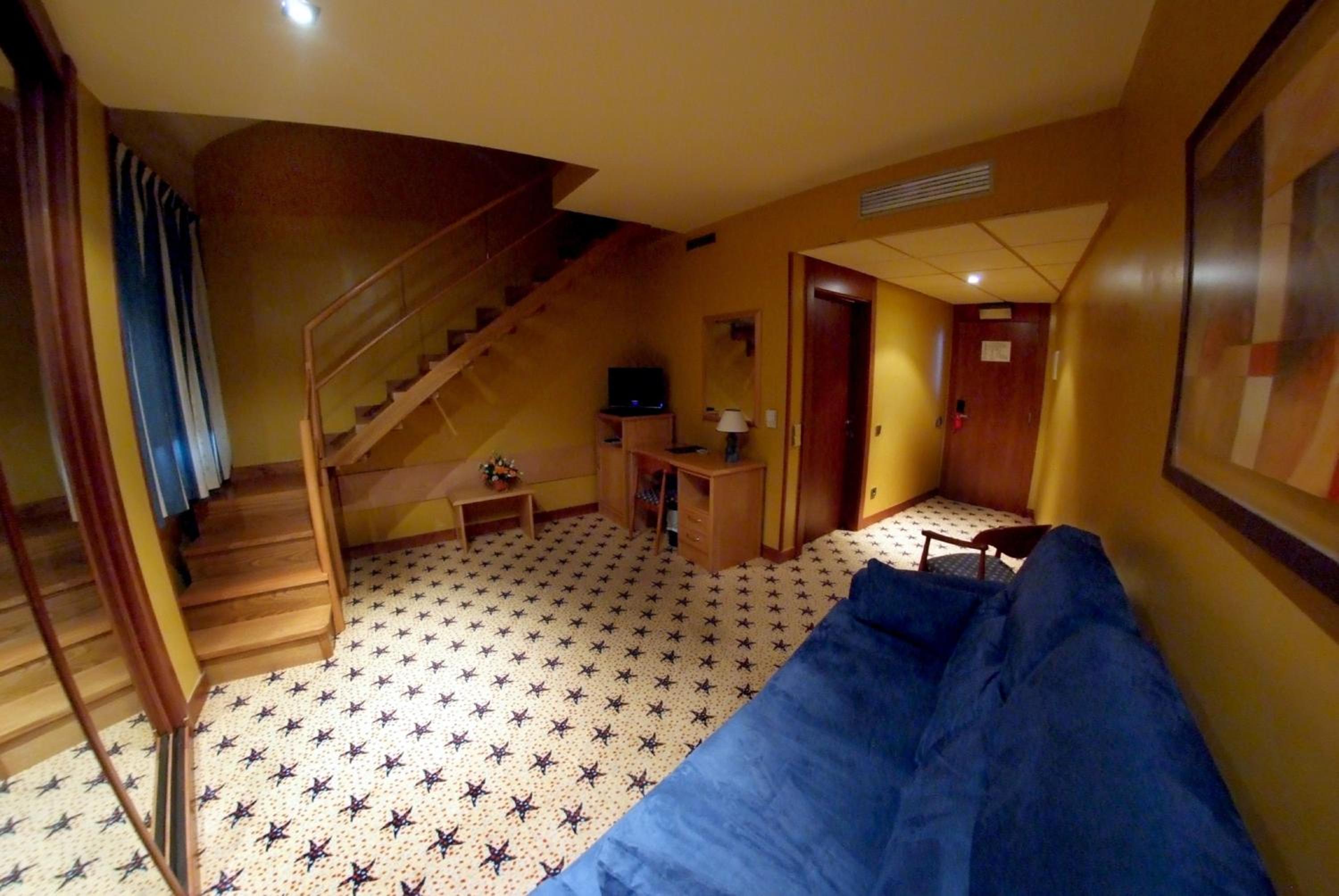 Habitación Dúplex (2 adultos + 2 niños)