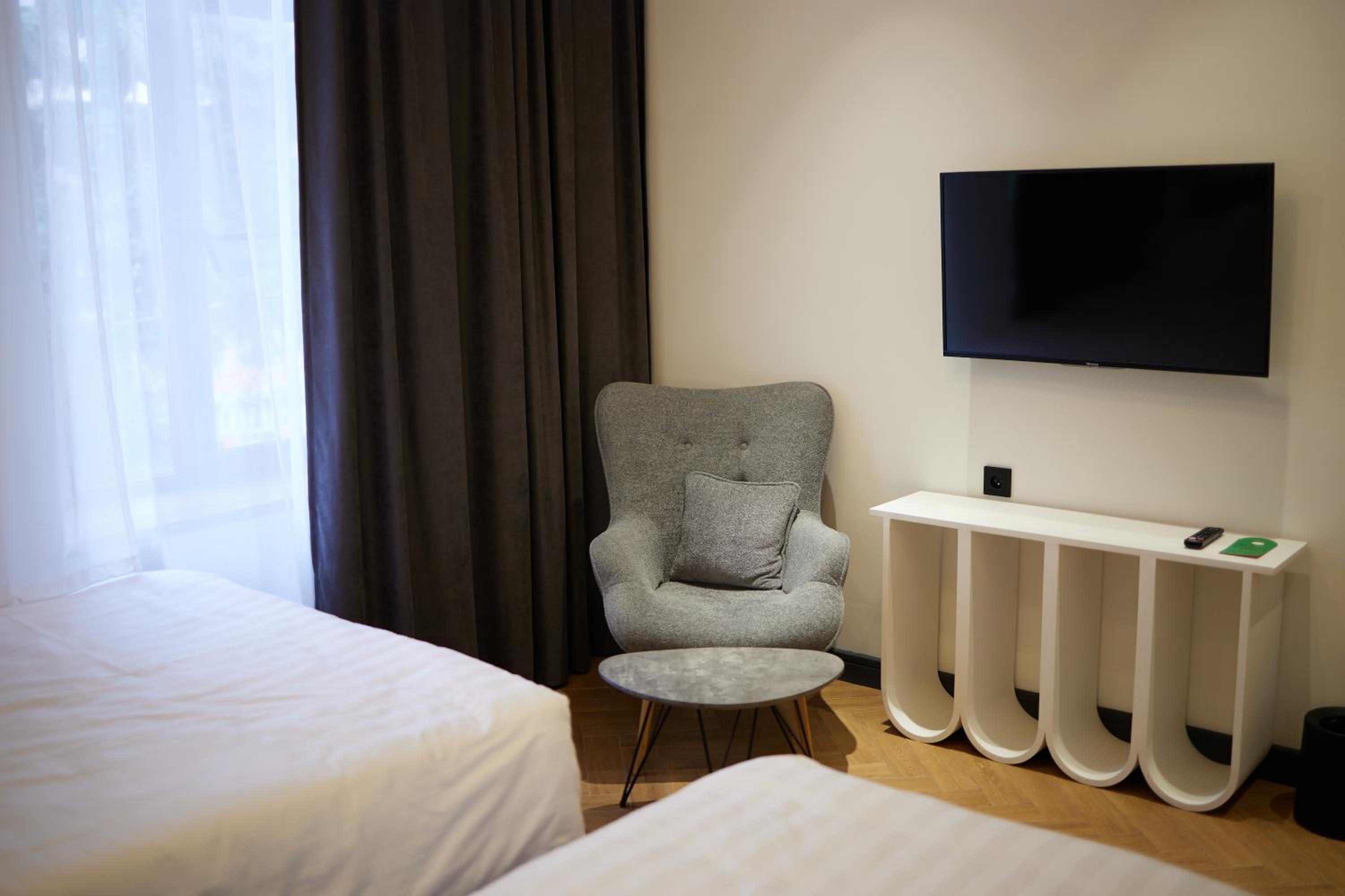 Superior Triple Room photo 3