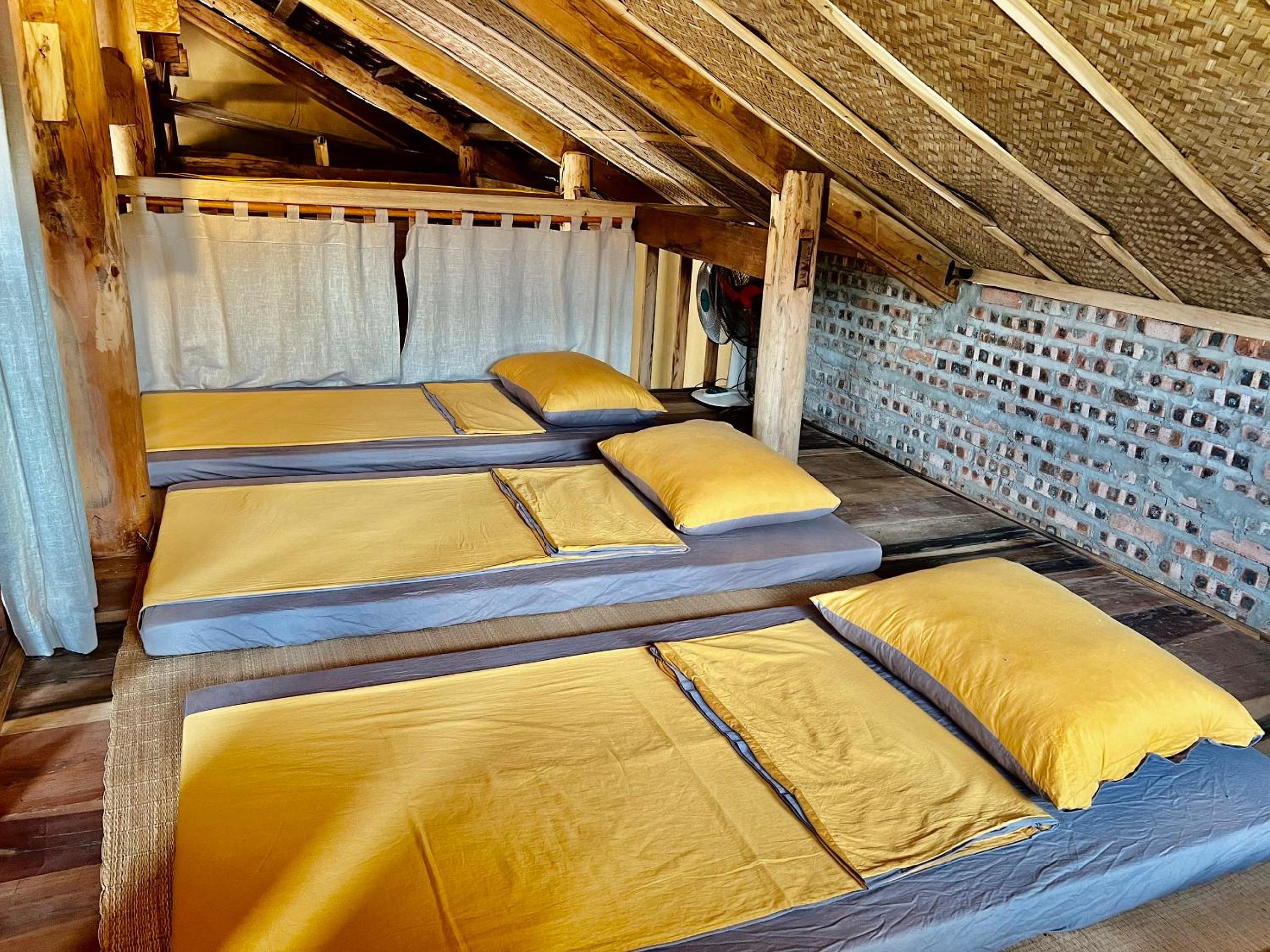 Single Bed In Dormitory Room photo 3