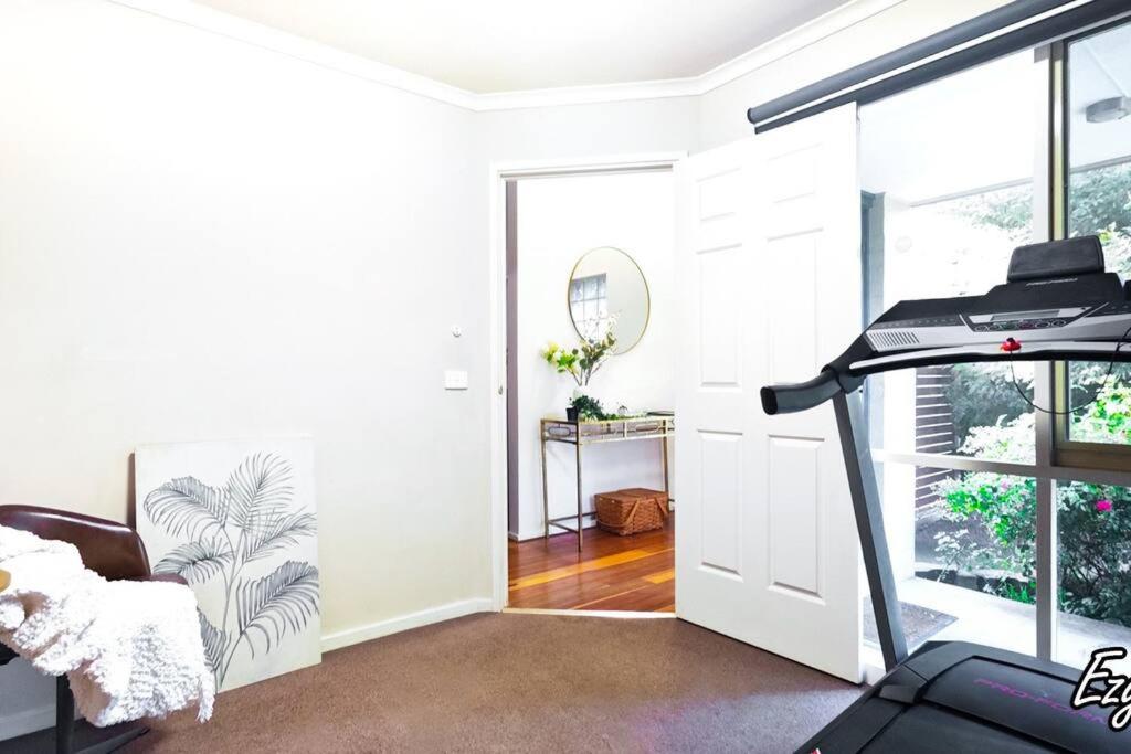 Three-Bedroom House photo 3