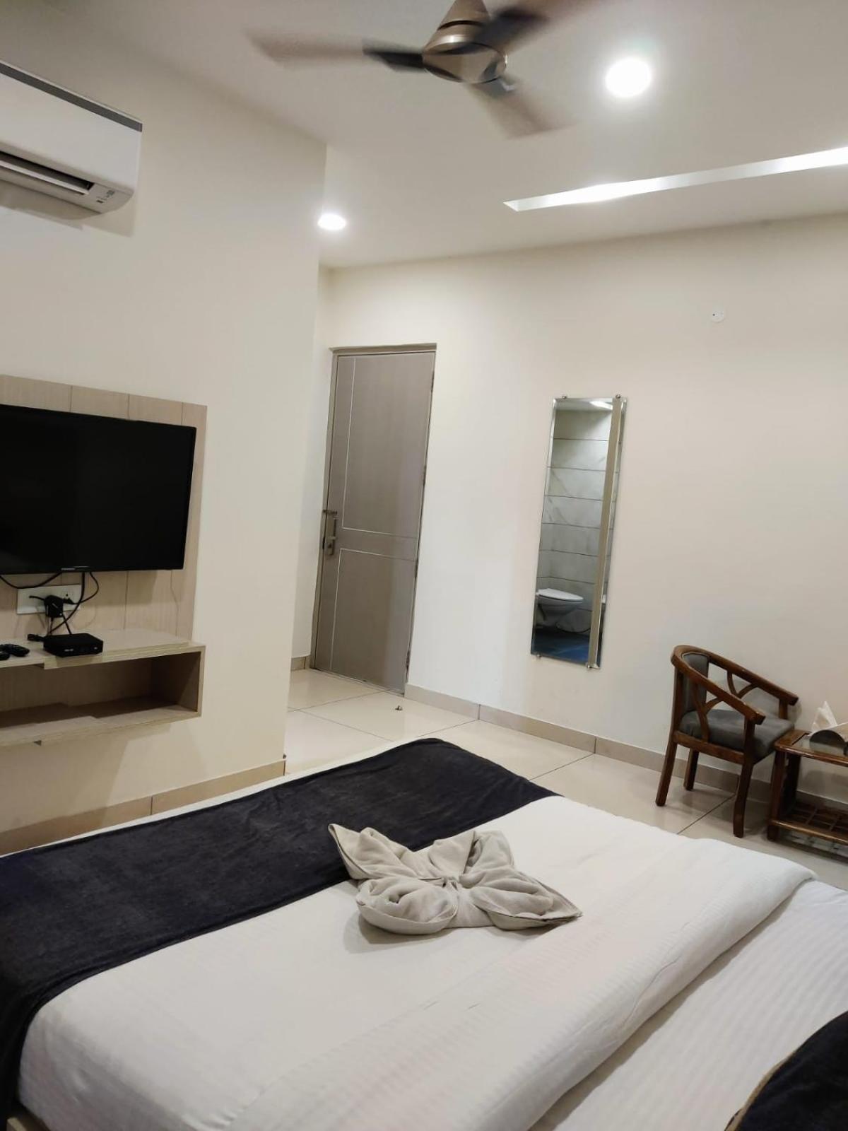 Large Double Room