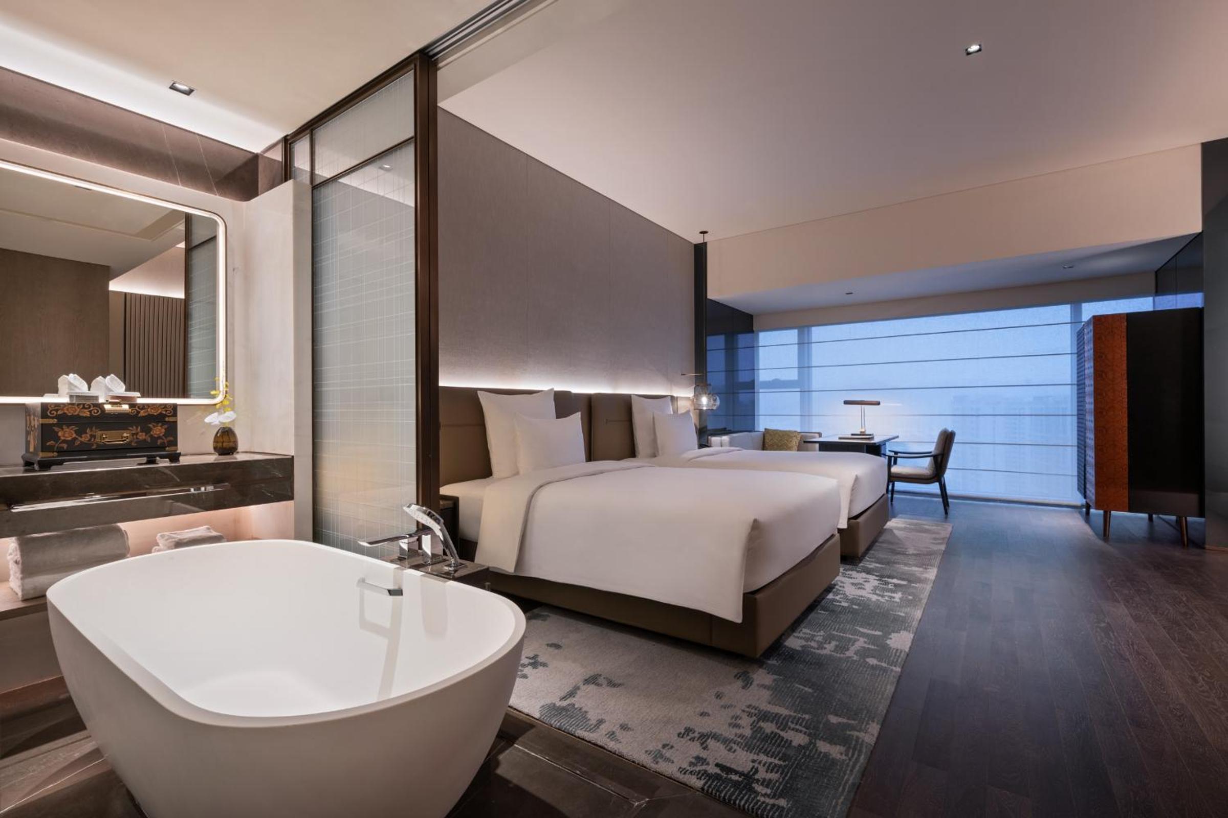 Superior Twin Room with City view