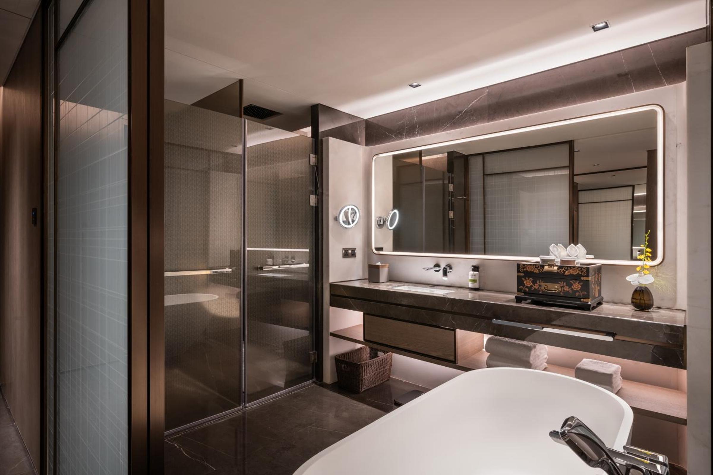 Superior Twin Room with City view photo 2