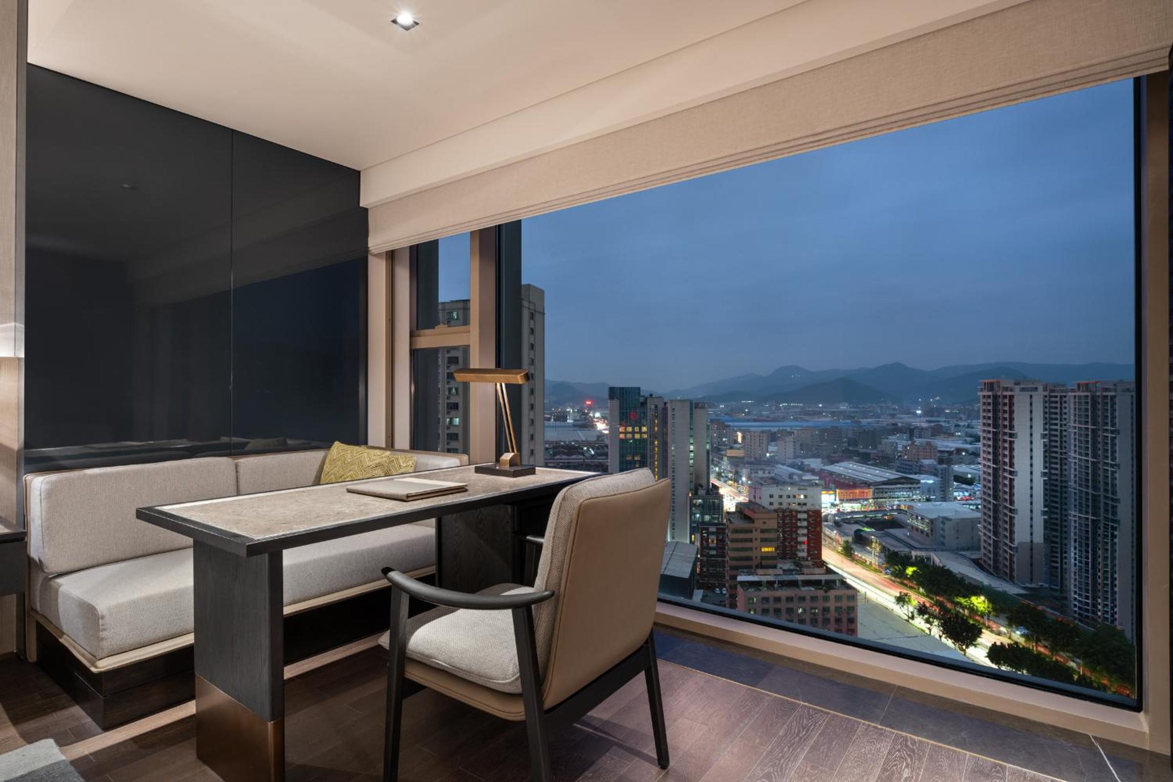 Superior Twin Room with City view photo 3