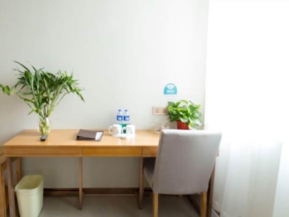 Business Suite Room photo 2