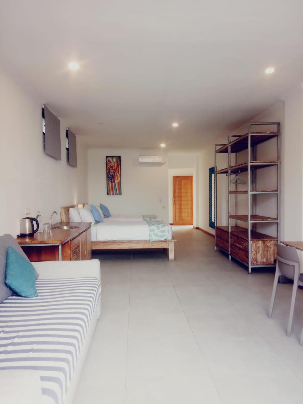 Studio Suite Twin
