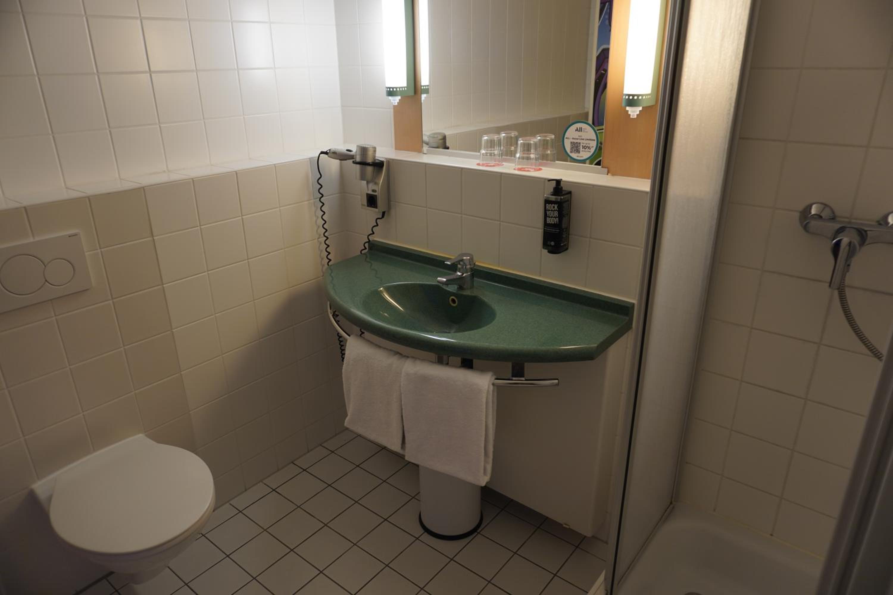 Double Room - Photo 9
