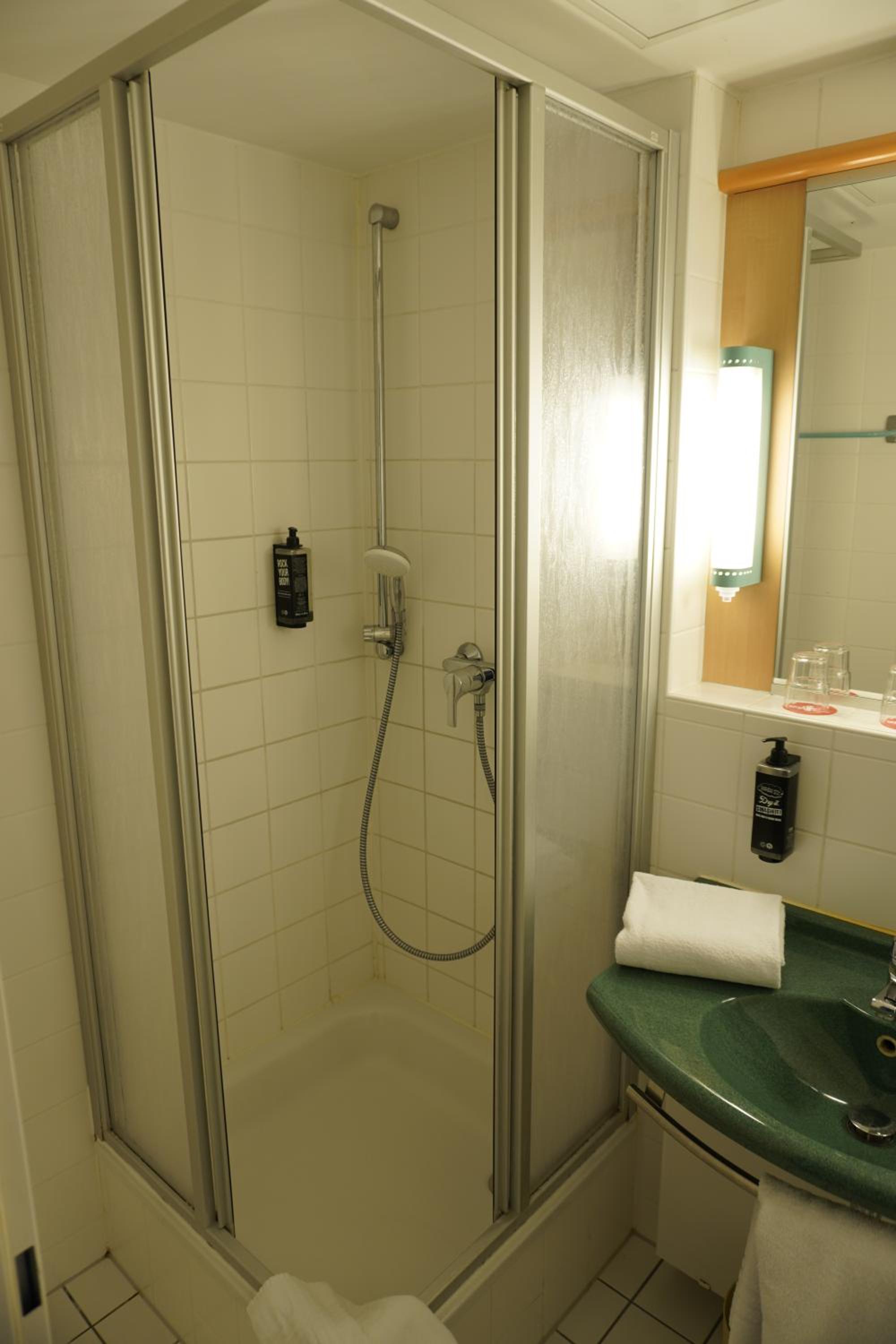 Double Room - Photo 7