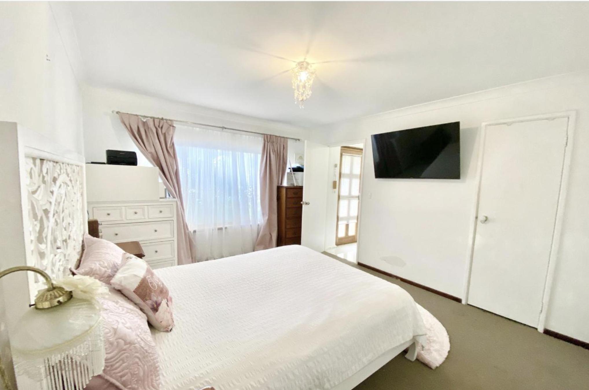 One-Bedroom House photo 1