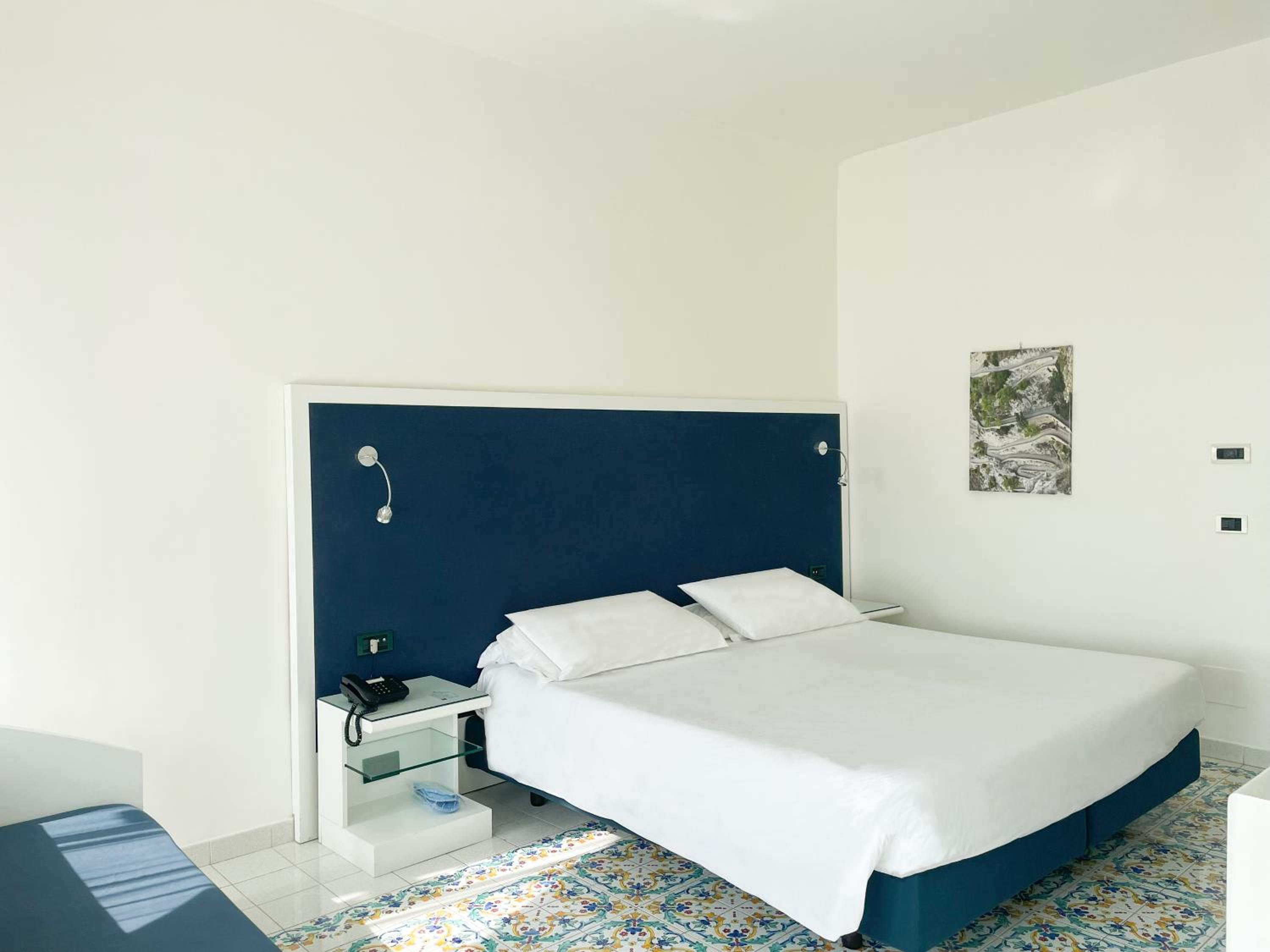 Superior Room with Balcony and Sea View