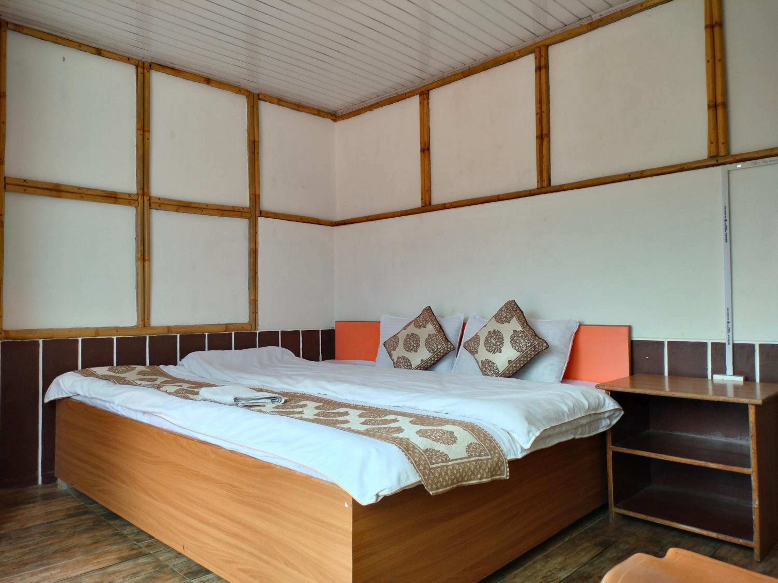 Twin Room With Mountain View