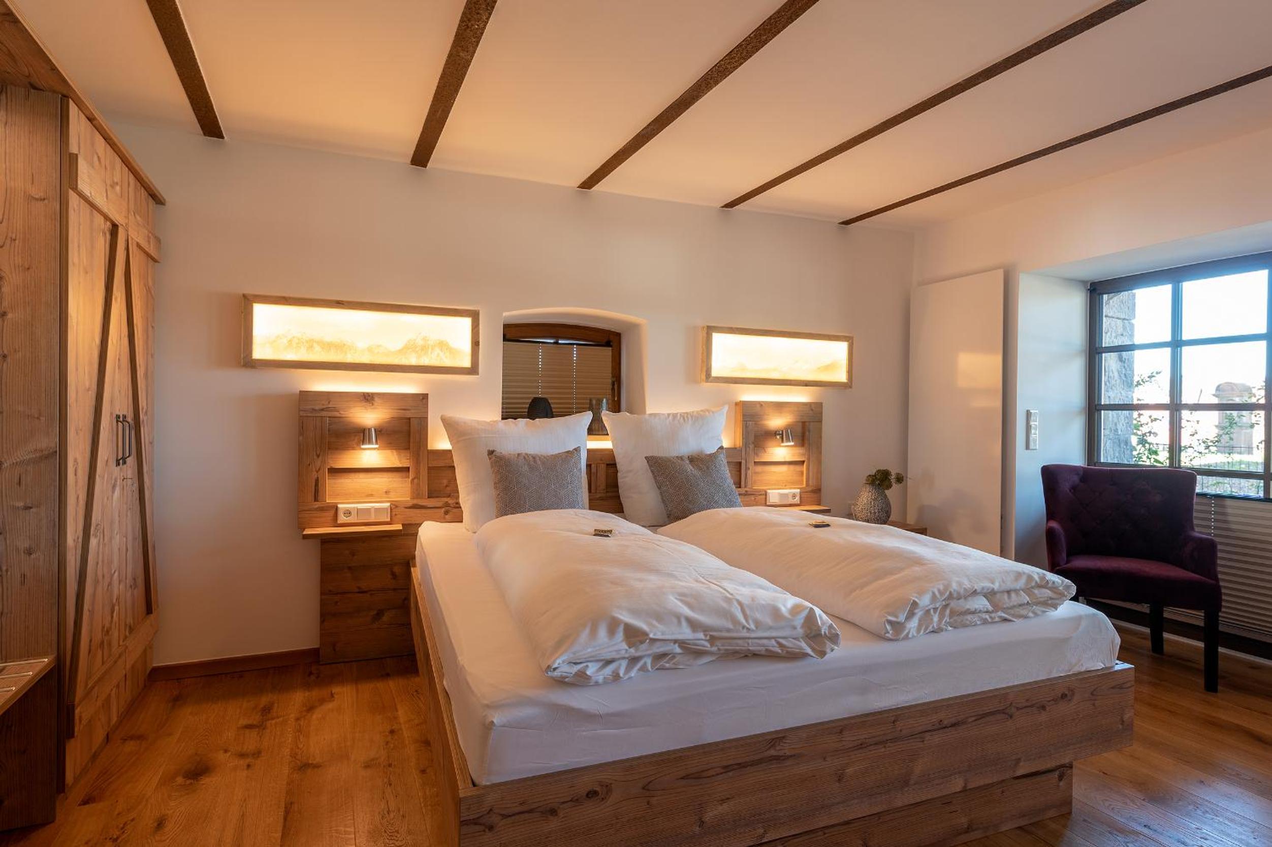 Deluxe Suite - Photo 6