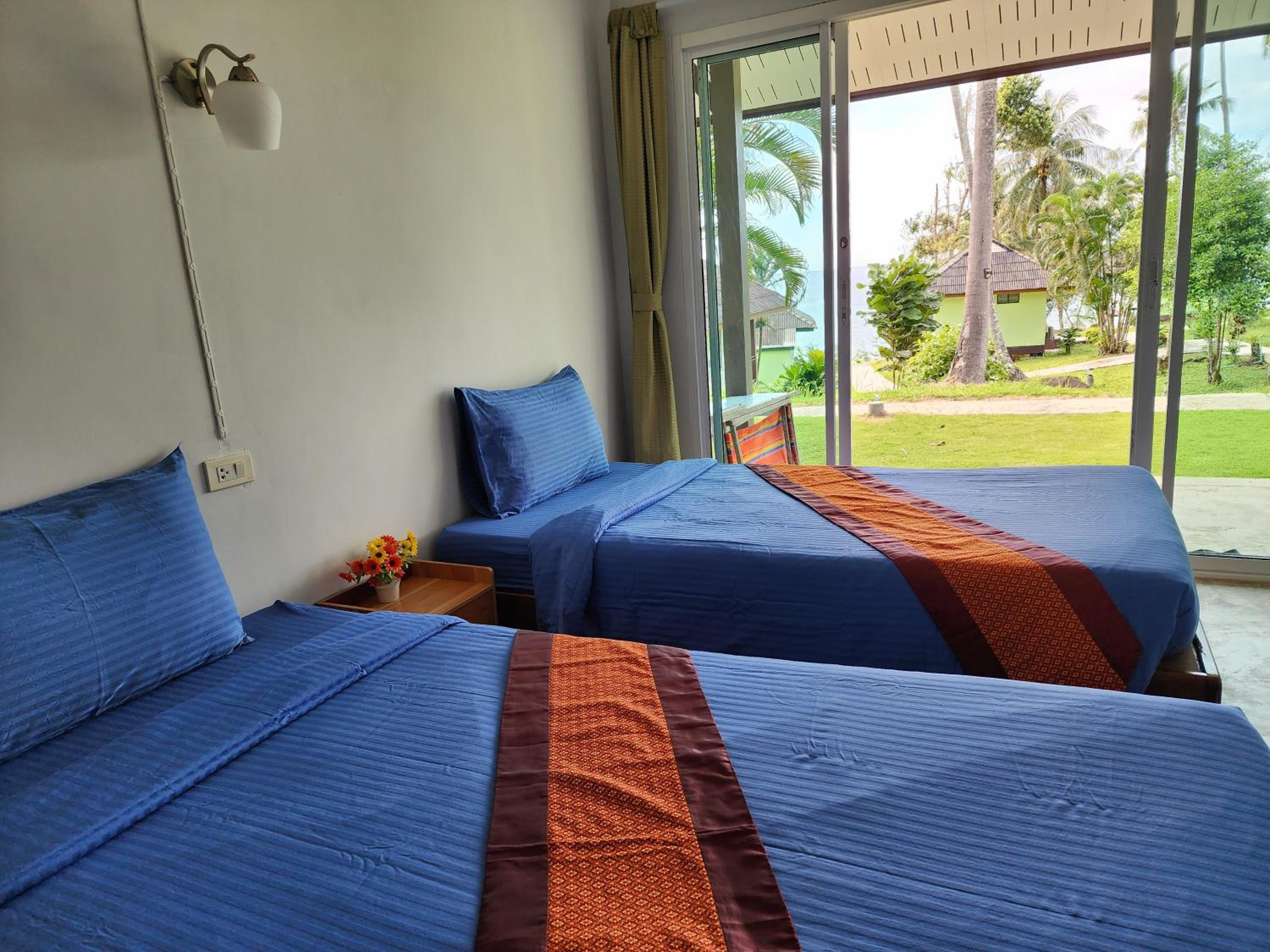 Standard Twin Room with Garden View photo 2