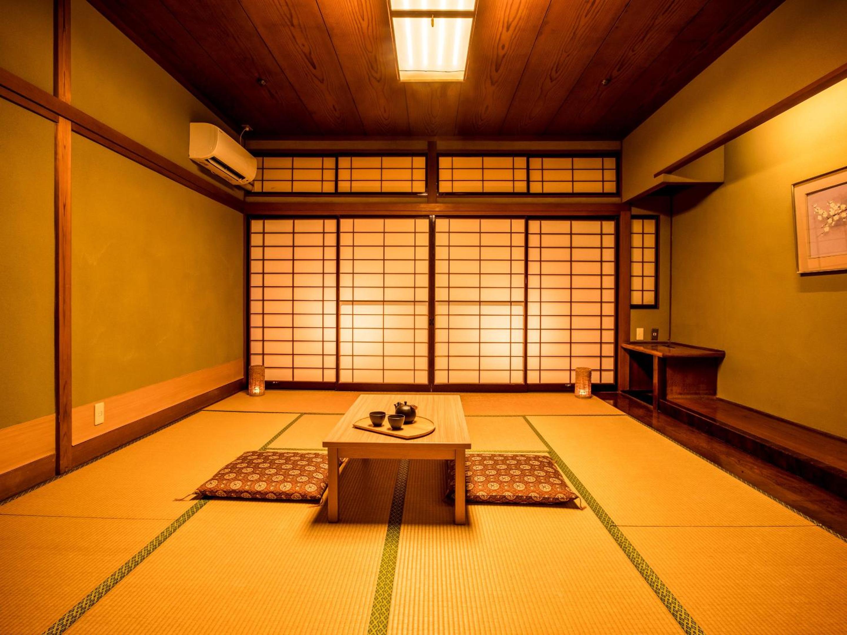 Standard Japanese-Style Quadruple Room With Bathroom