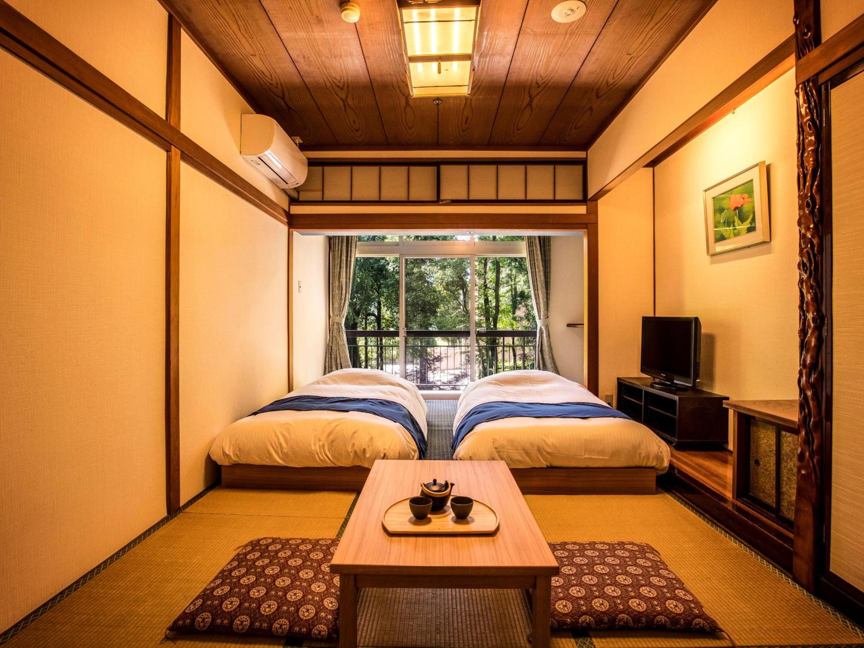Economy Twin Room photo 2