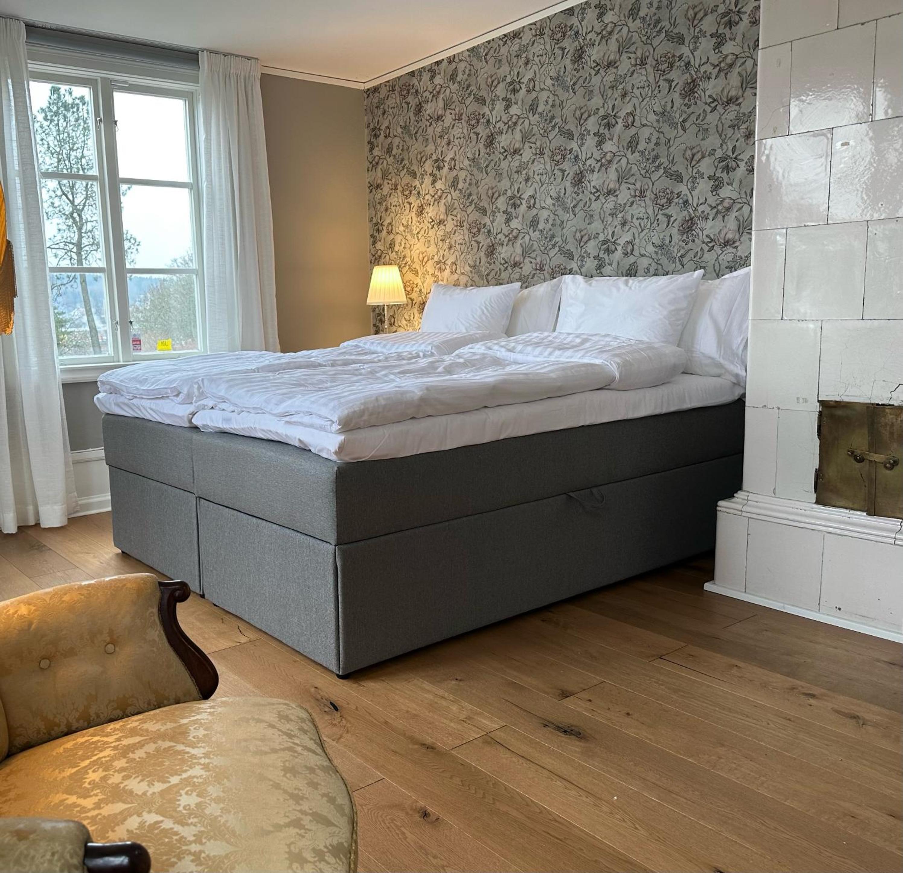 Double Room with Shared Bathroom