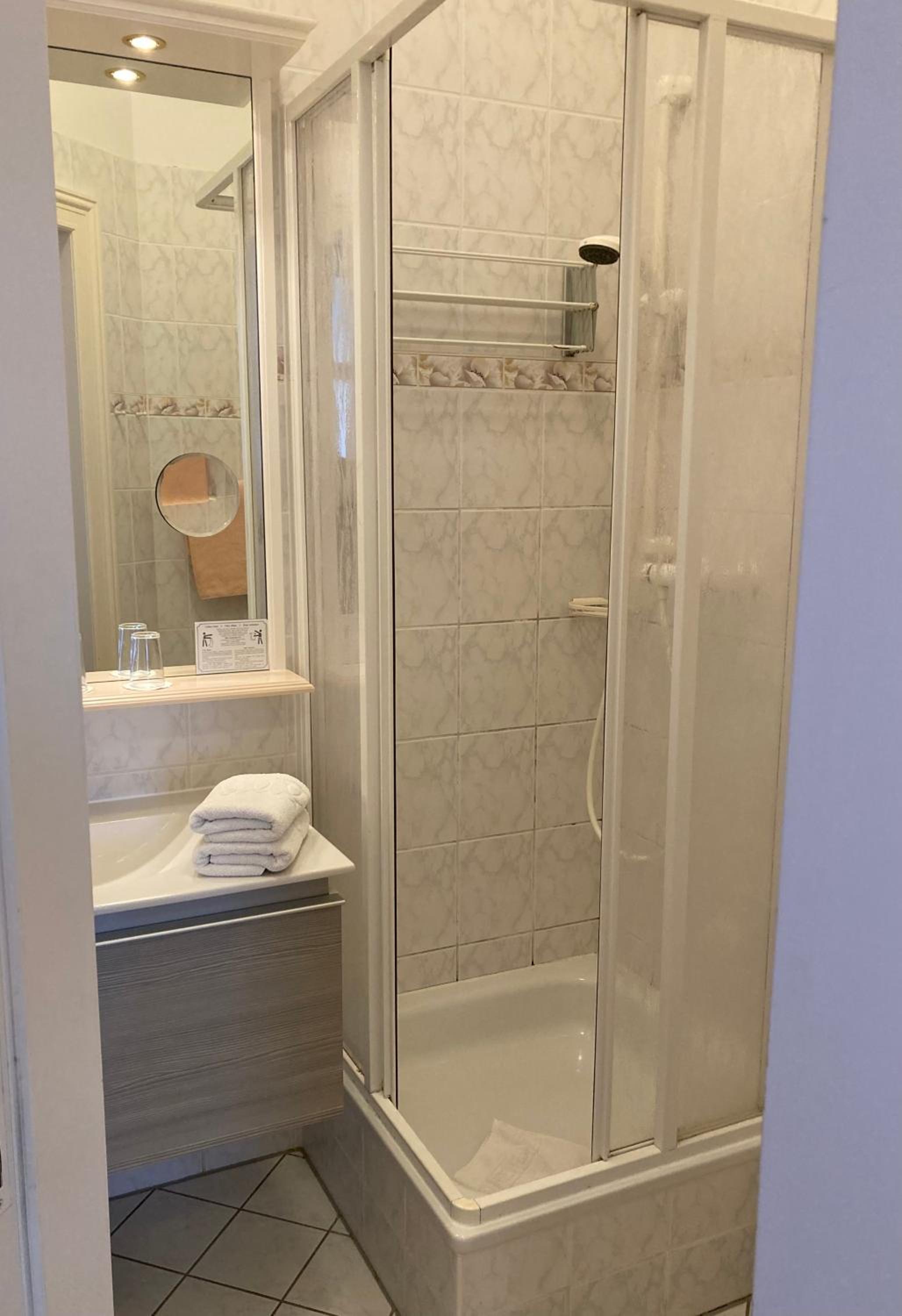 Junior Suite with Side Sea View