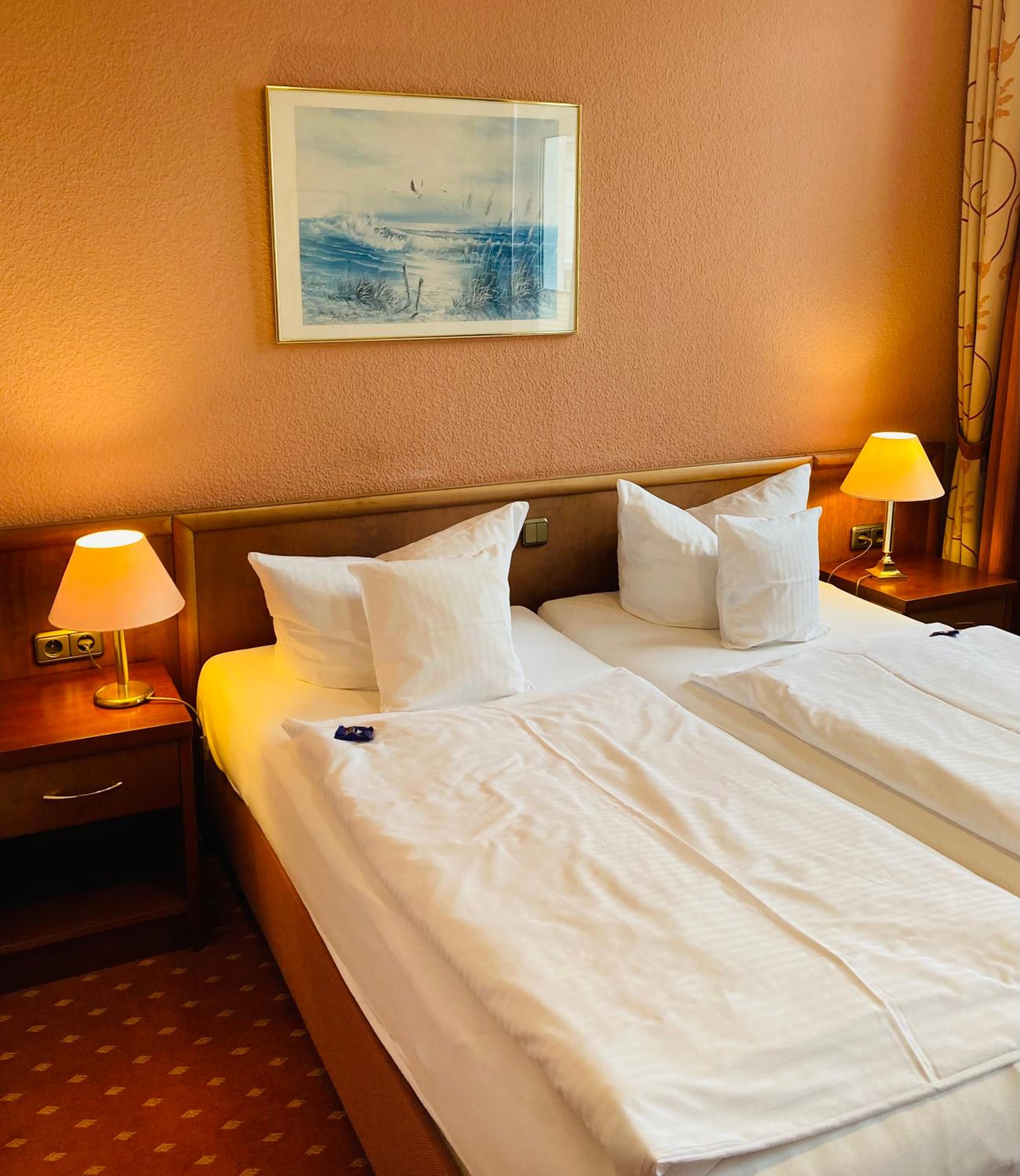 Double Room thumbnail 5