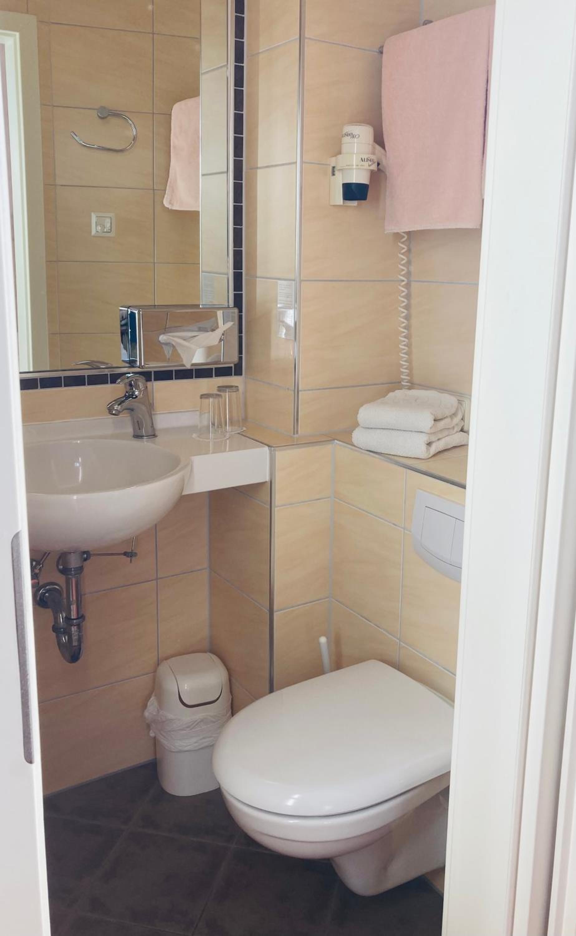 Double Room with Side Sea View and Balcony