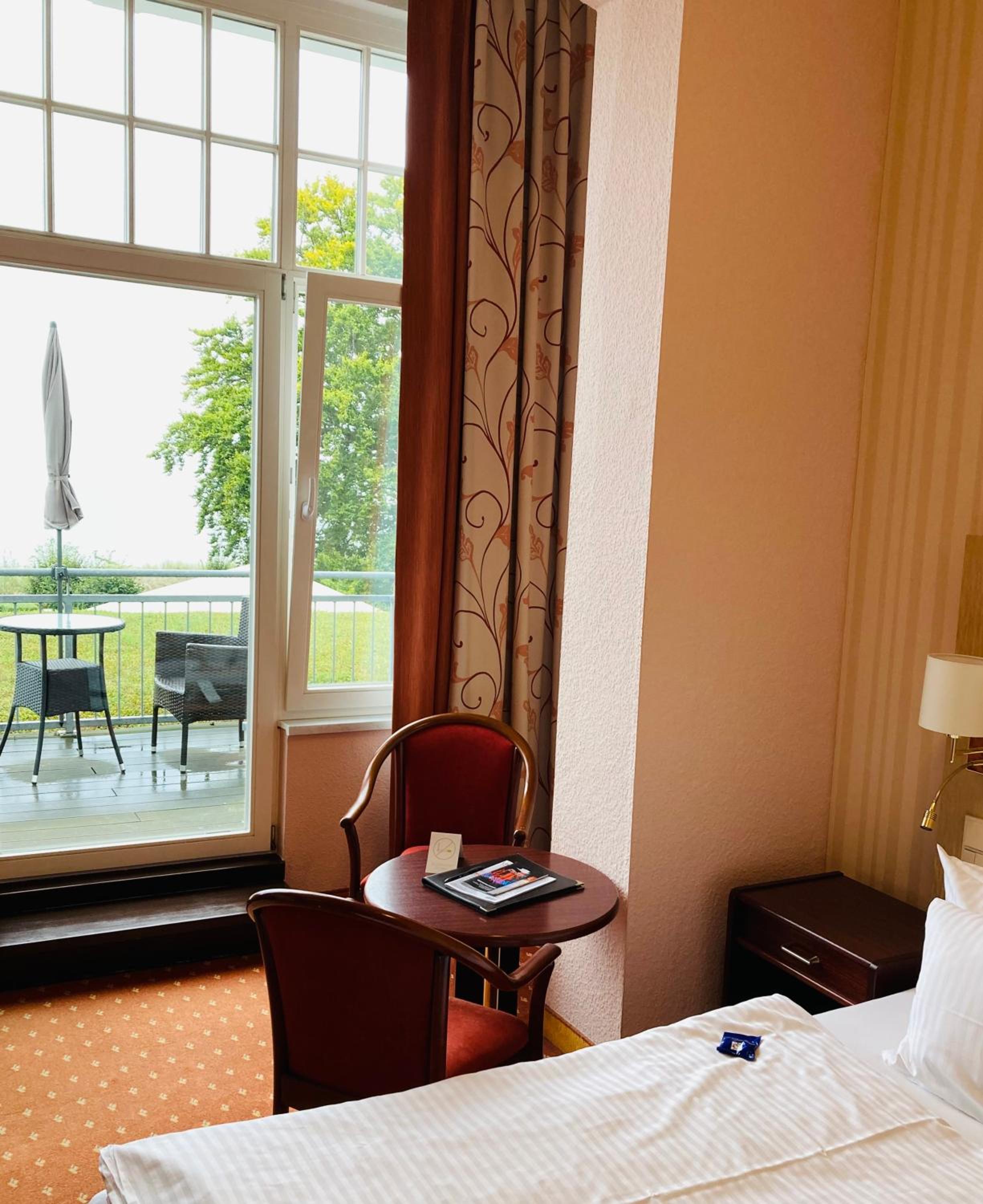 Double Room with Sea View and Balcony