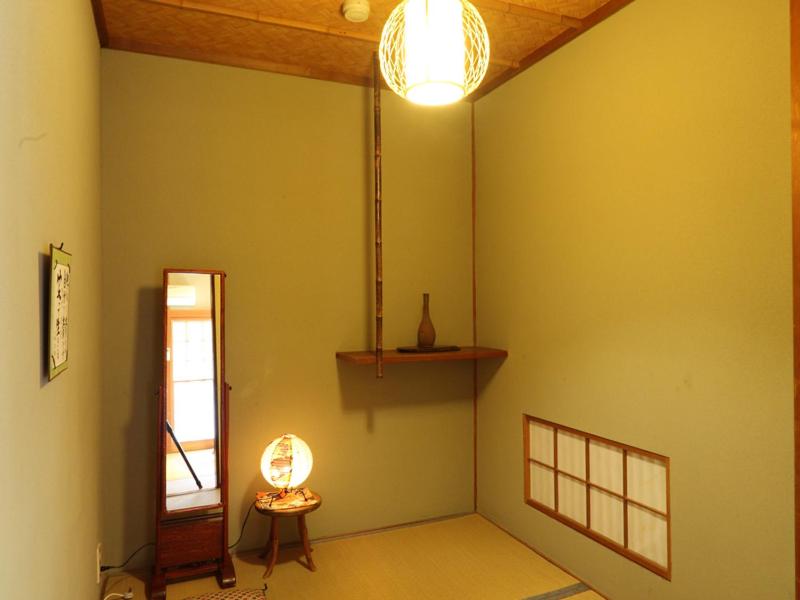Japanese-Style Economy Room with Shared Bathroom photo 2