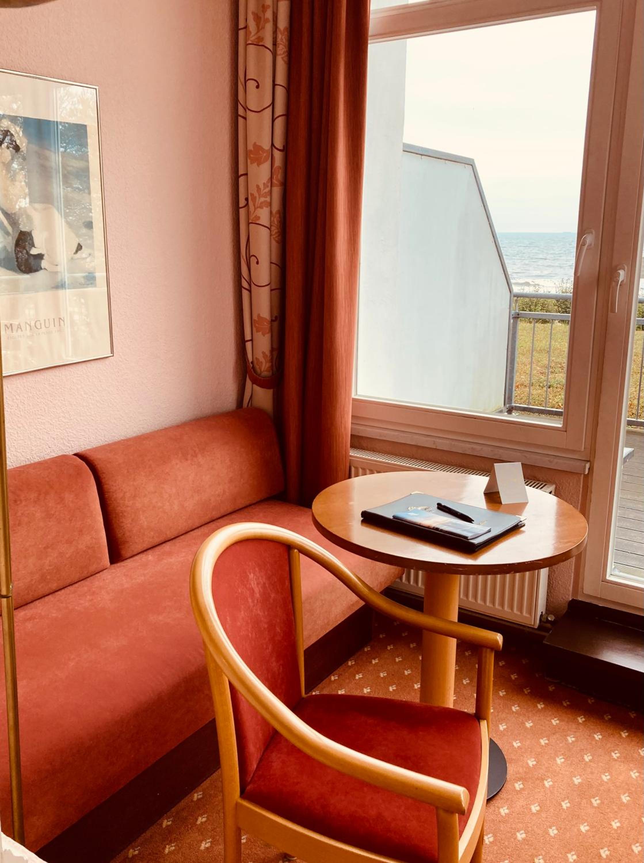 Junior Suite with Sea View and Balcony thumbnail 5