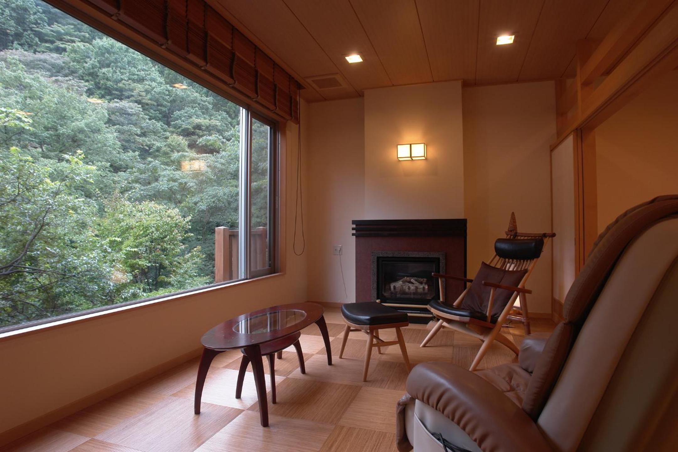 Japanese-Style Superior Room with Shared Bathroom photo 2