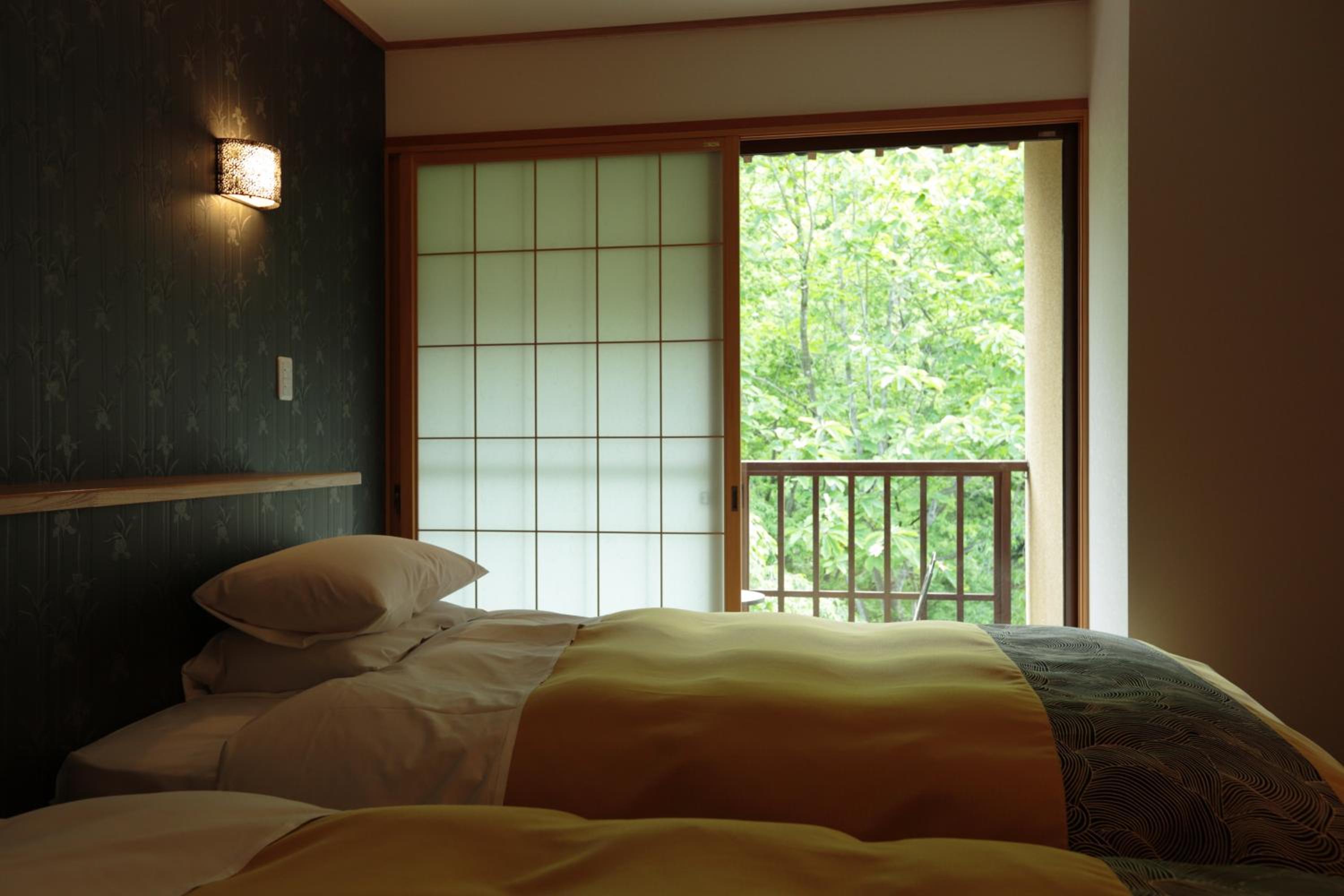 Room with Tatami Area and Shared Bathroom photo 3