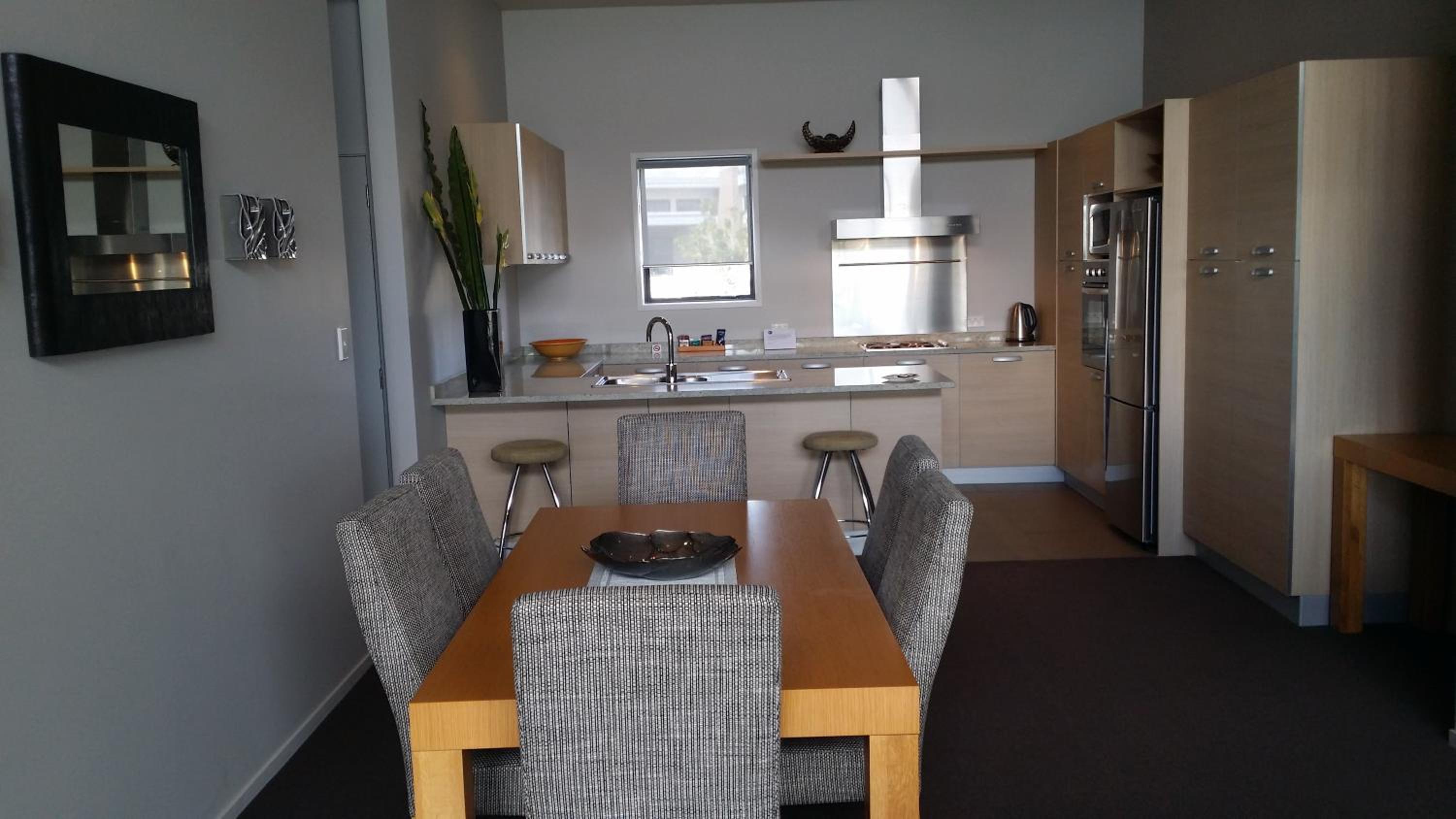 Three-Bedroom Suite (6 Adults) - Water Front  photo 2