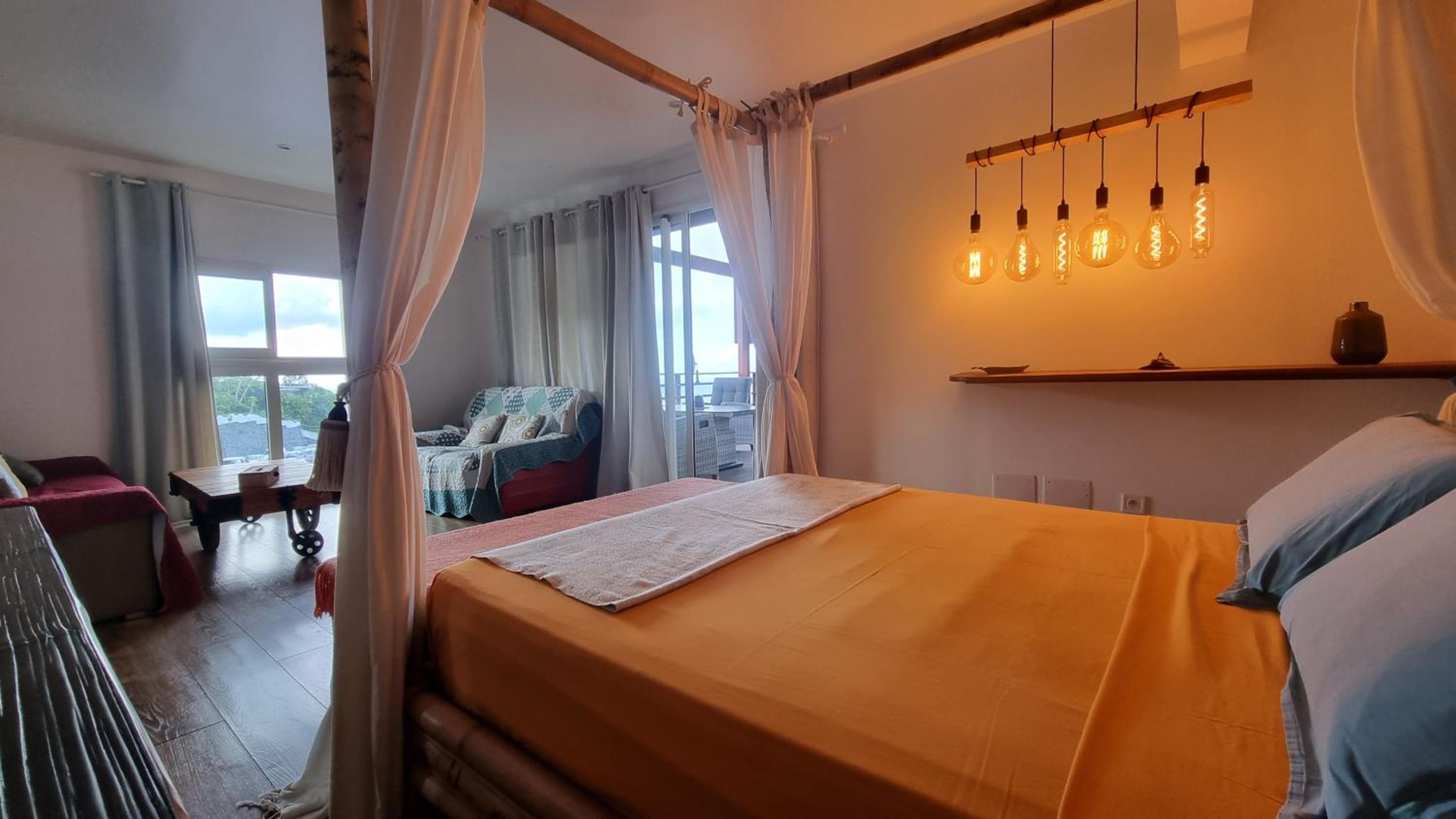 Deluxe Suite with Sea View photo 3