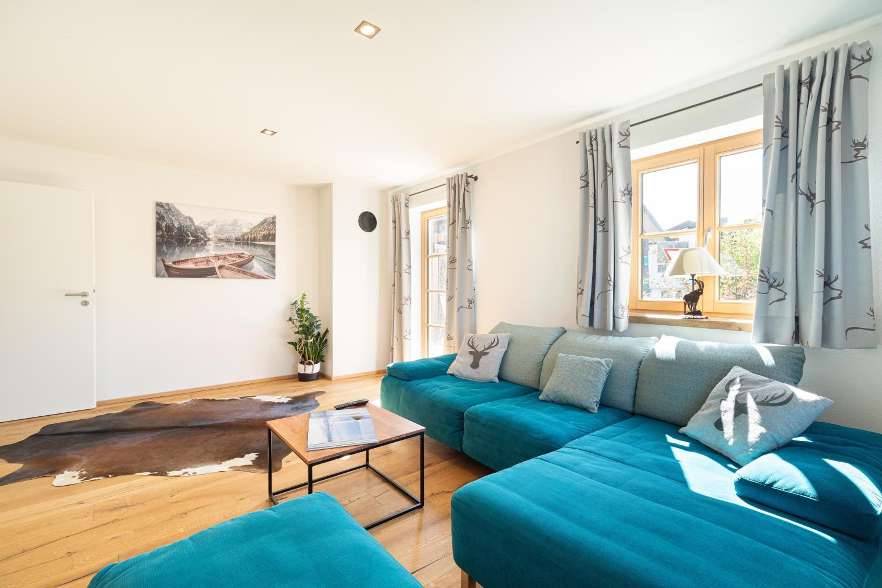 Apartment with Mountain View photo 1