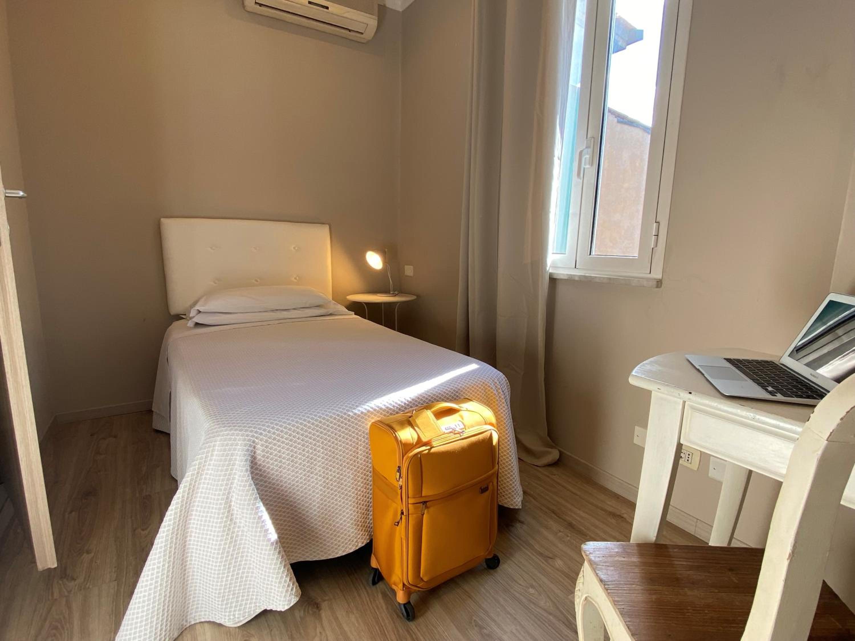 Single Room photo 1