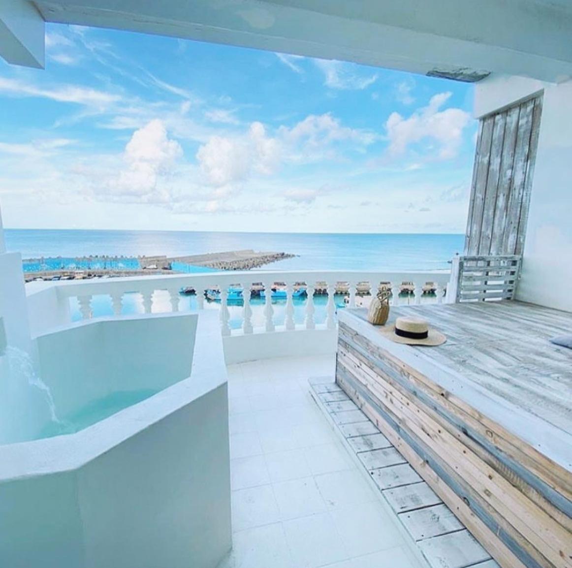 Deluxe Double Room with Balcony and Sea View photo 3