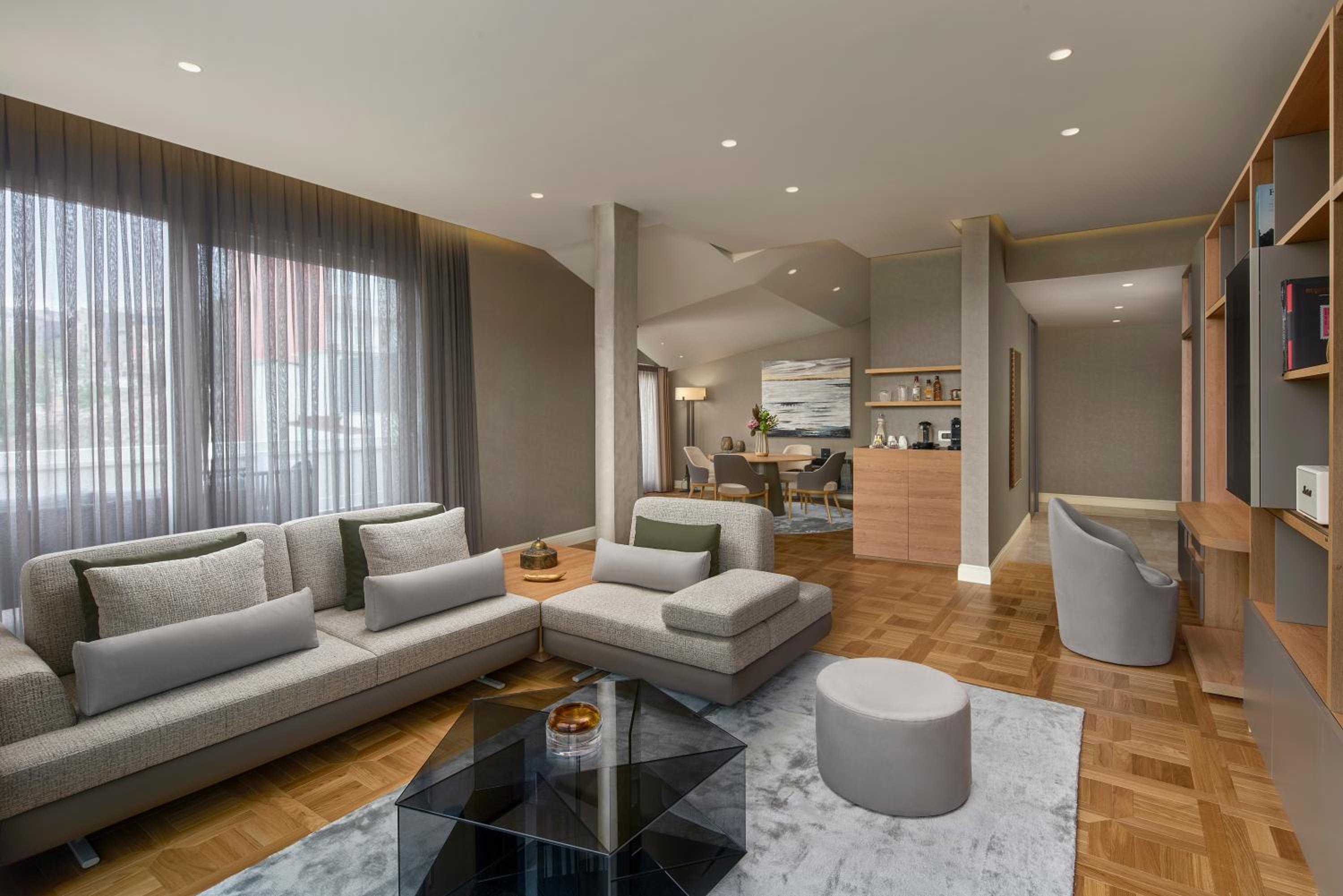 Golden Horn Panoramic Suite with Spa Bath
