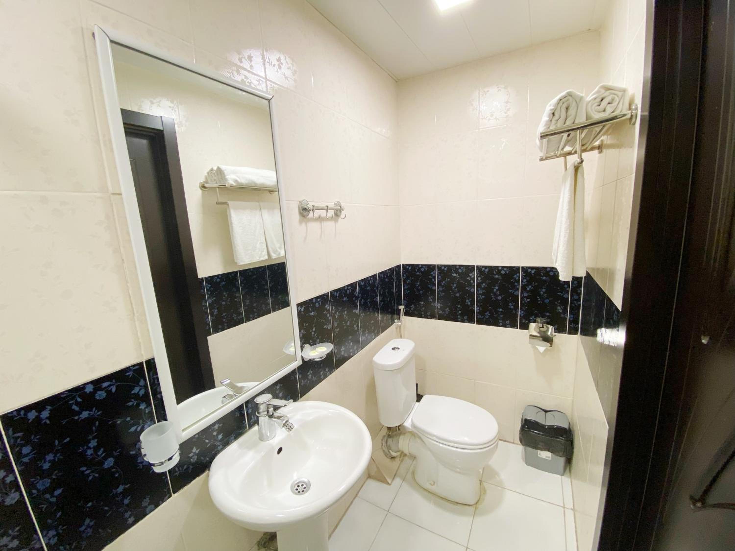 Deluxe Double Room - Photo 16