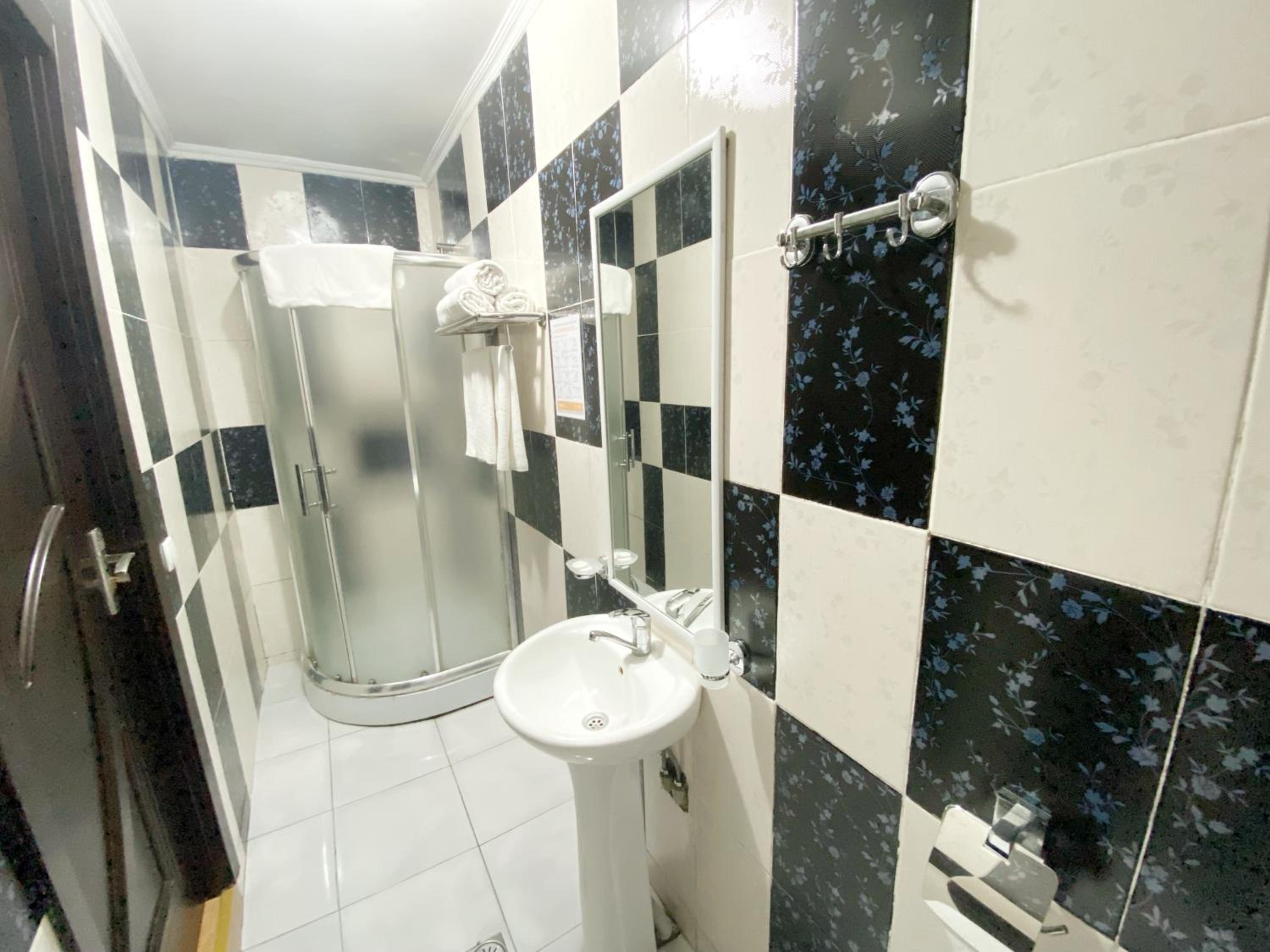 Triple Room - Photo 11