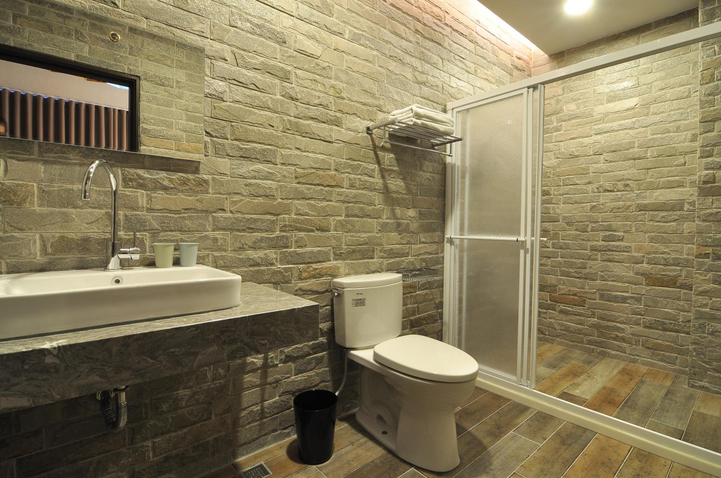Deluxe King Suite photo 3
