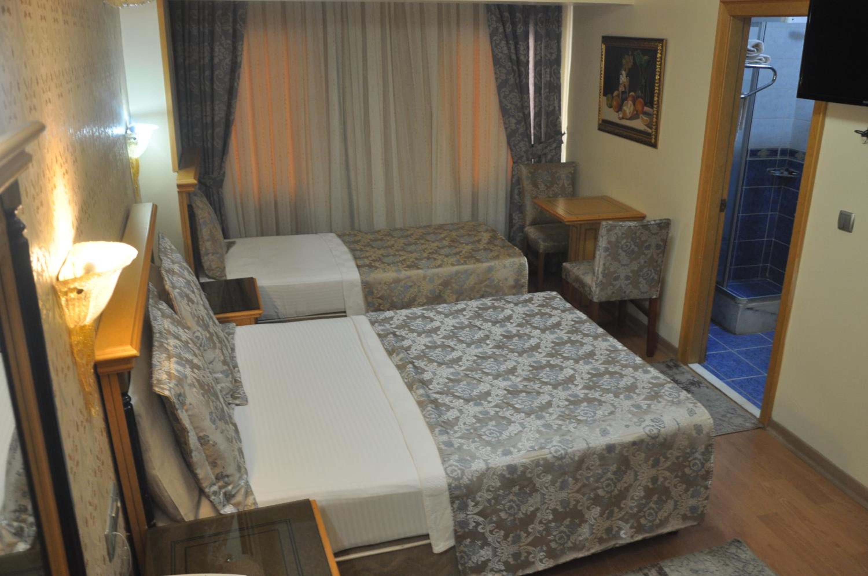 Standard Double Or Twin Room photo 3