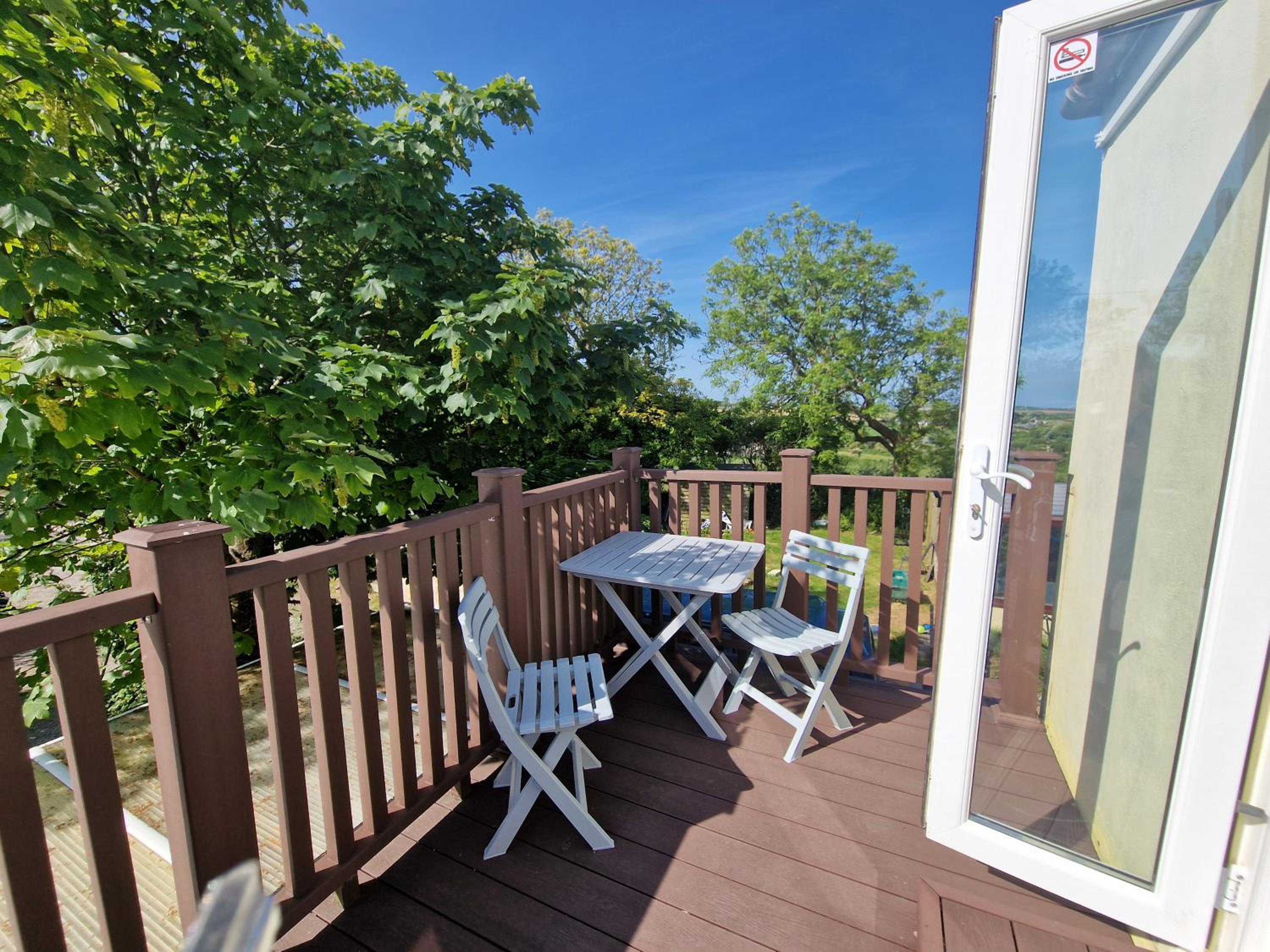 Deluxe Double Room with Balcony photo 3