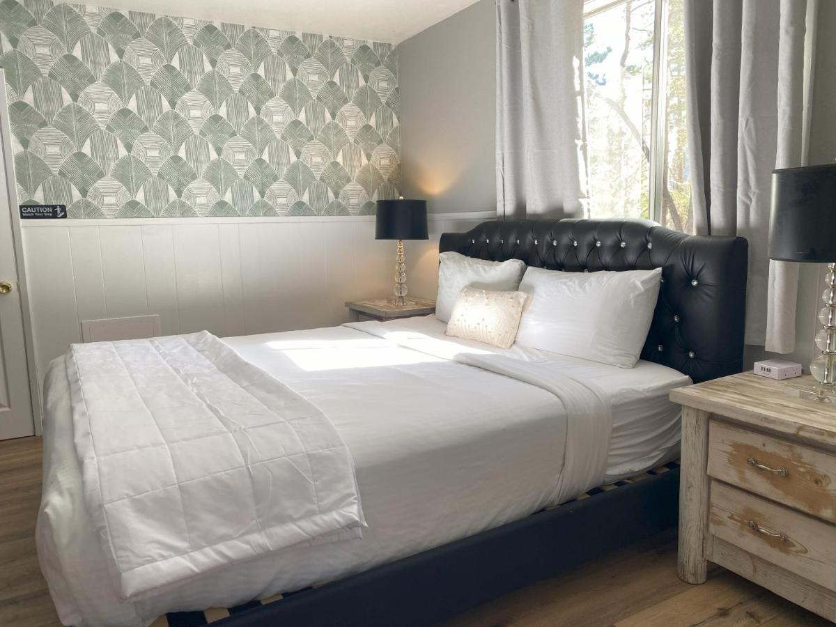 Standard suite, 1 bedroom, mountain view