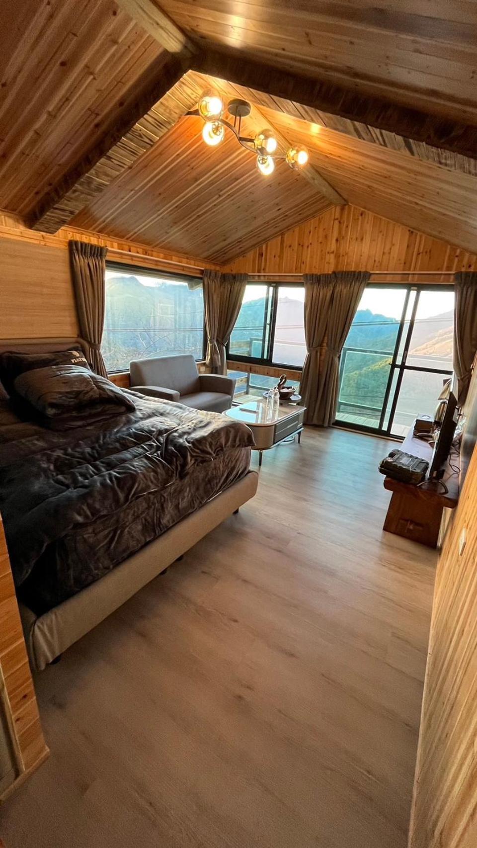 Superior Chalet photo 1