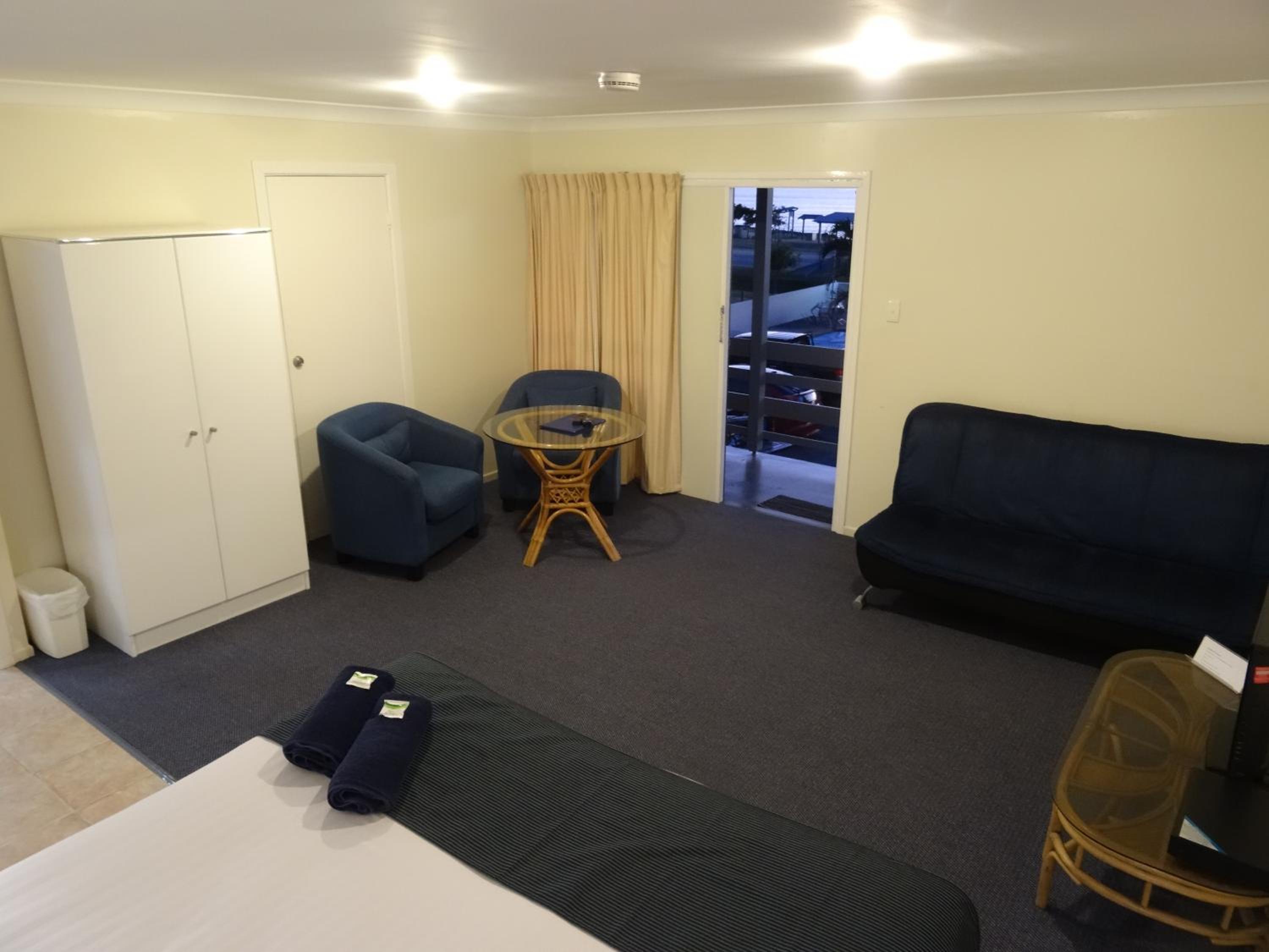 Deluxe Suite with Spa Bath photo 2