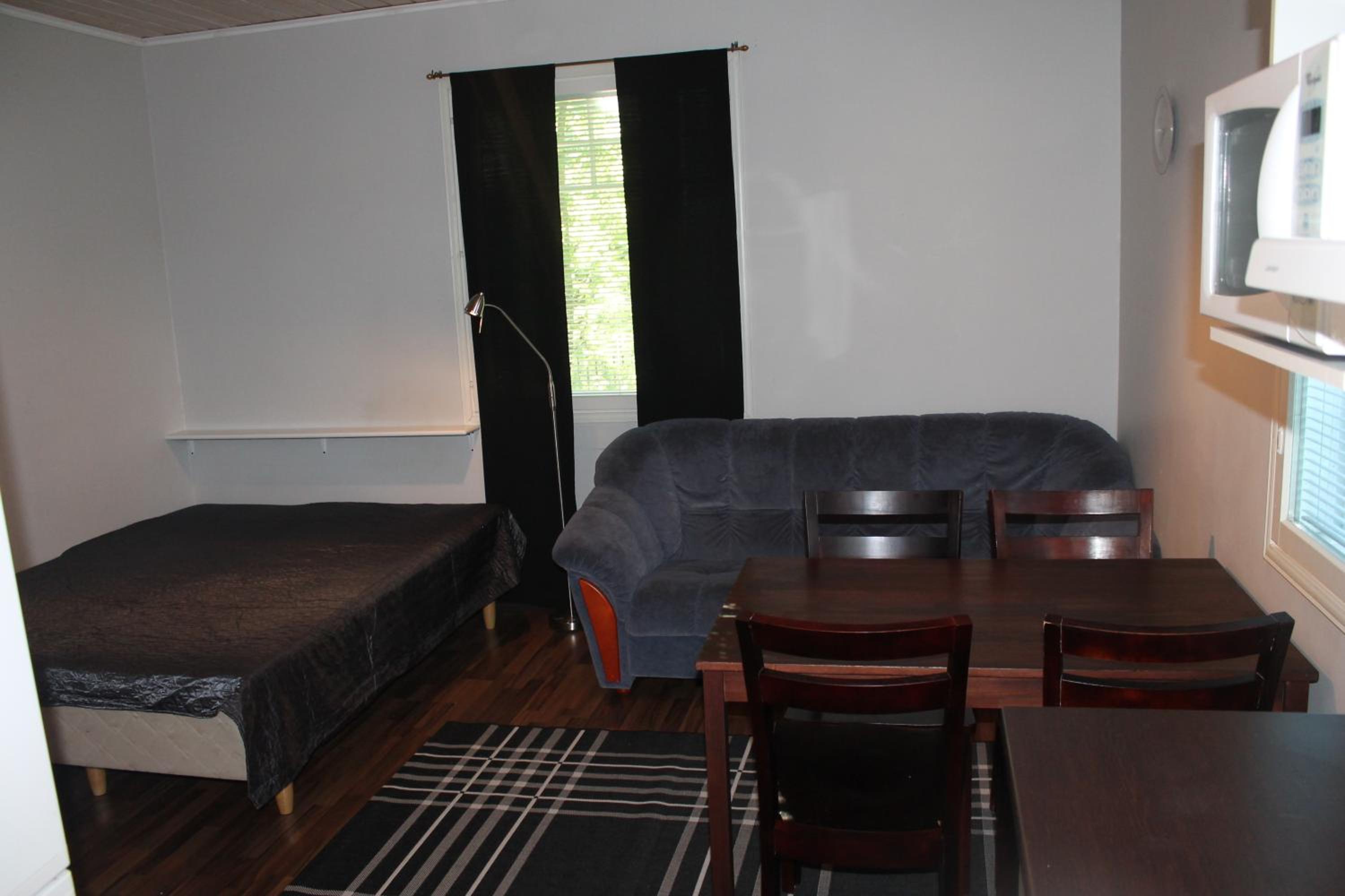 One-Bedroom Apartment - Photo 6