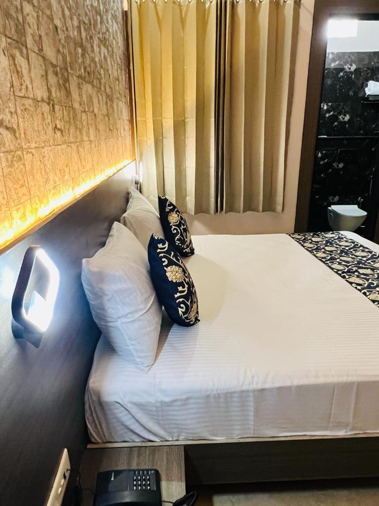 Deluxe Room - Photo 4