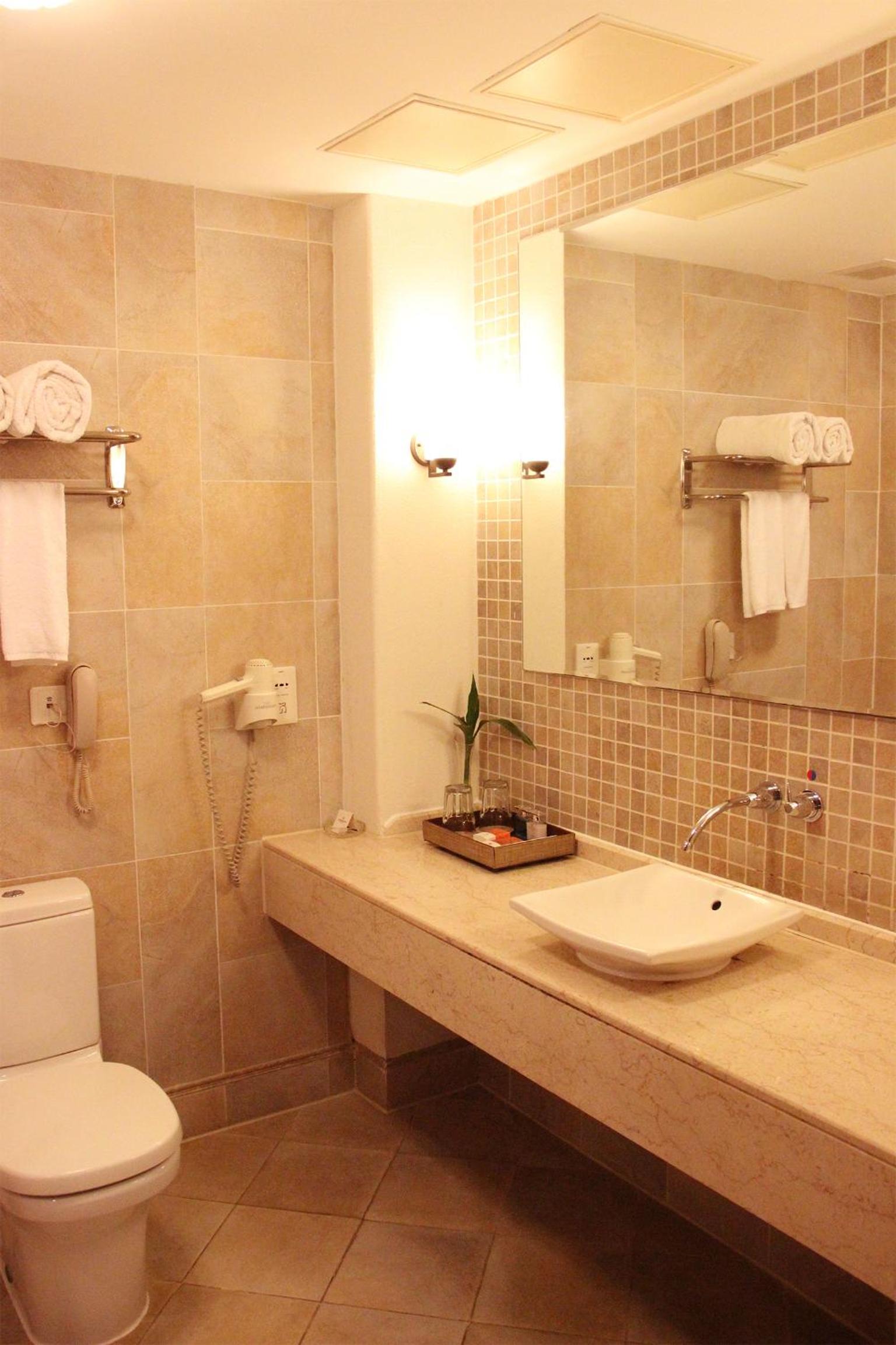 Two-Bedroom Suite With Garden View And Kitchen & Cooking Ware And Washer/Dryers photo 3