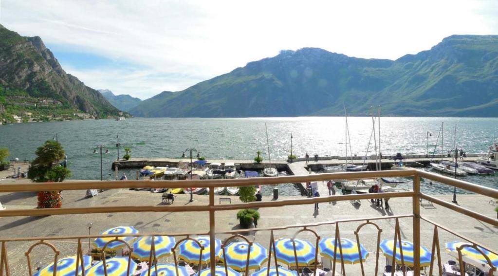 Classic Double Room with Balcony and Lake View photo 2