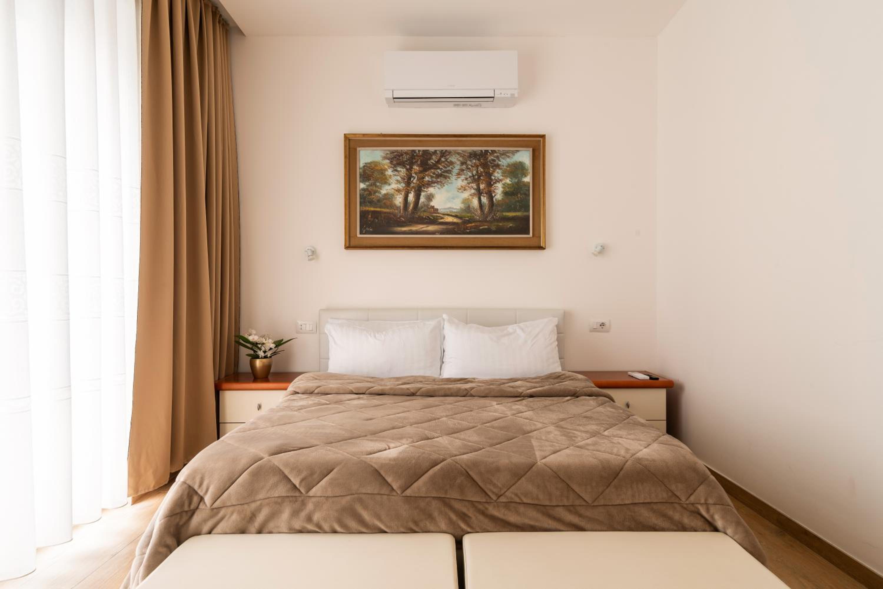 Large Double Room